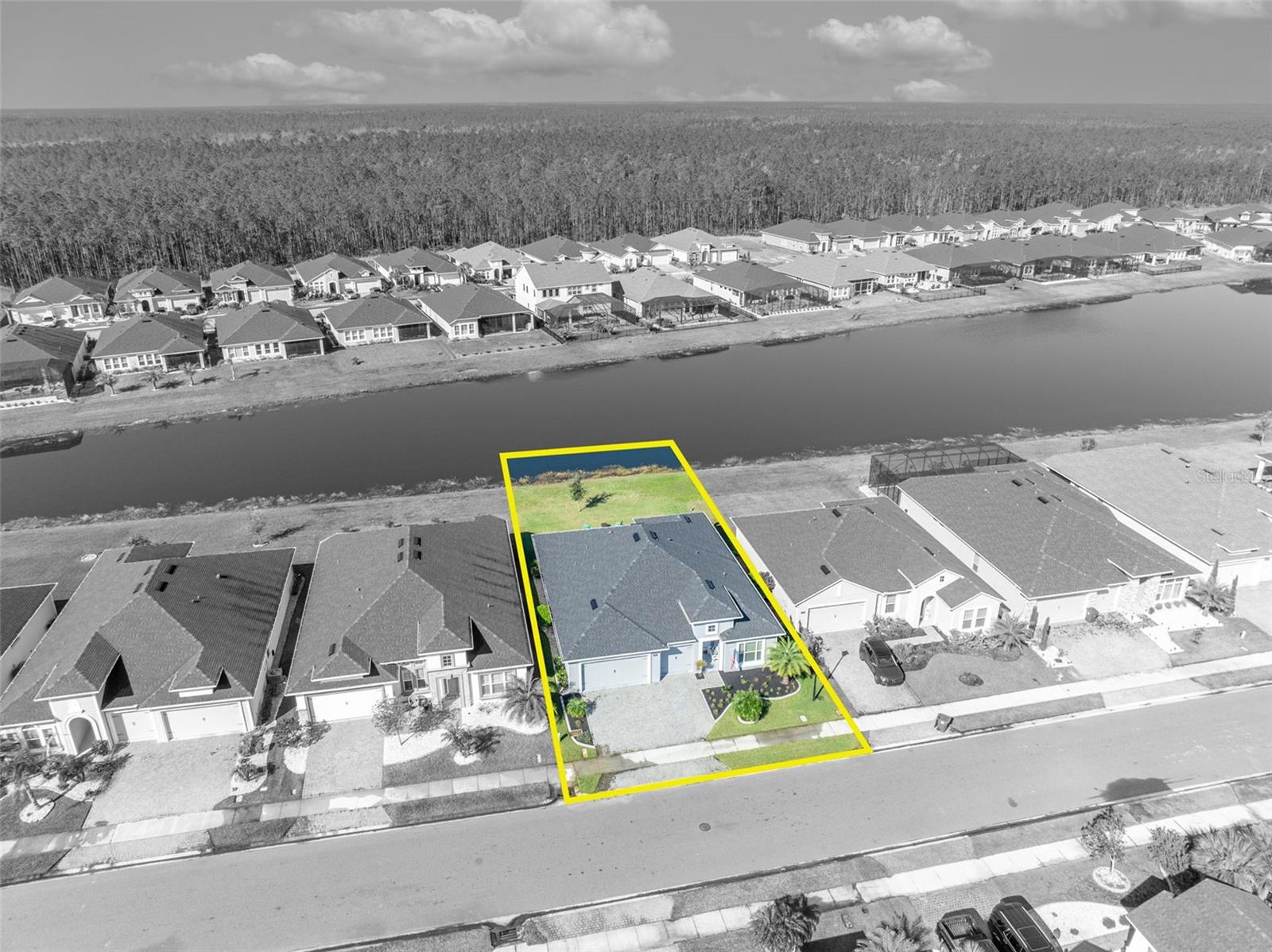 585 Mosaic Blvd Property Photo 39