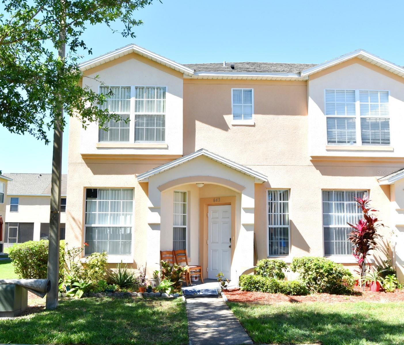 643 Captiva Cir Property Photo