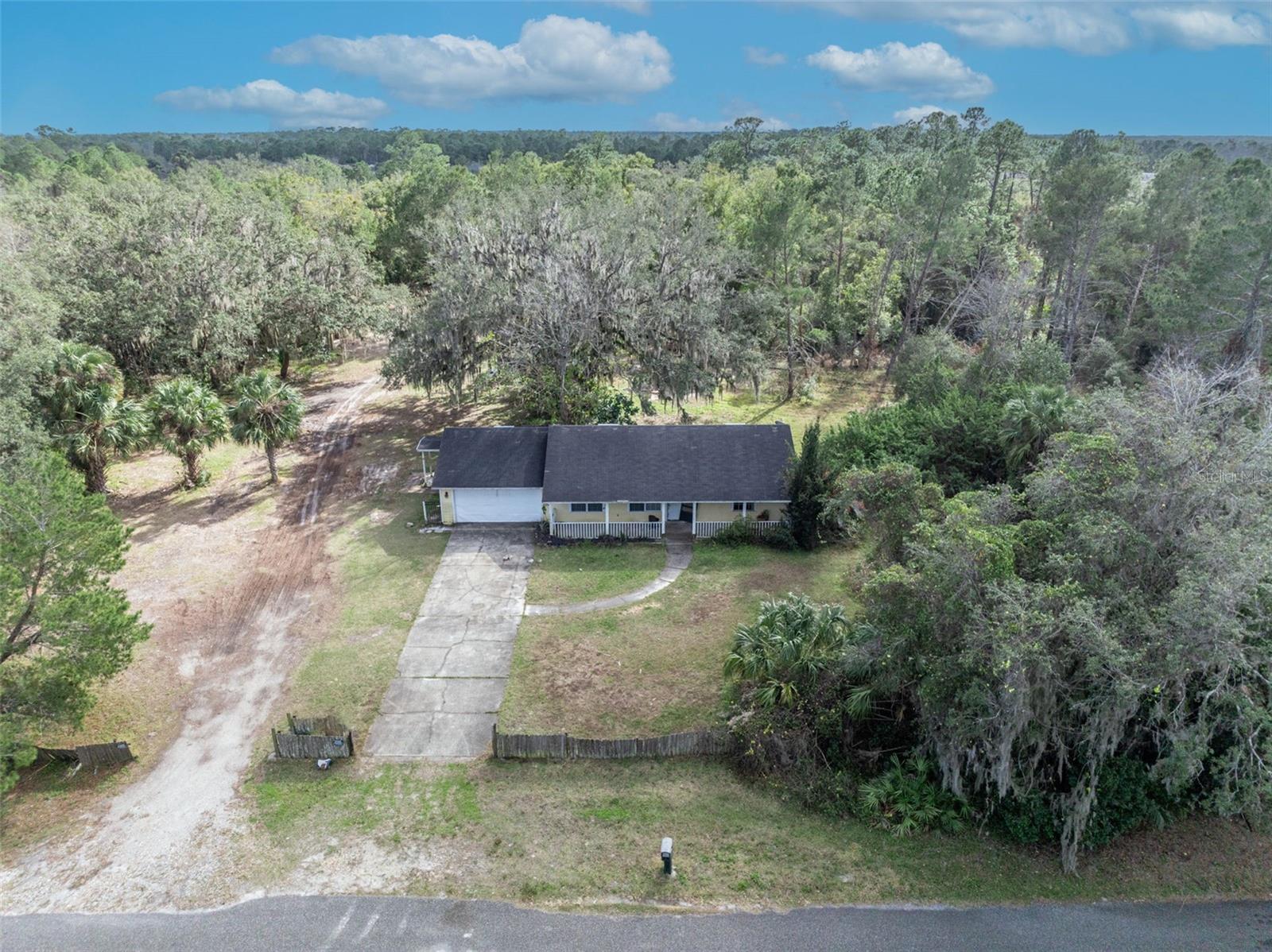 425 Old Chuluota Rd Property Photo