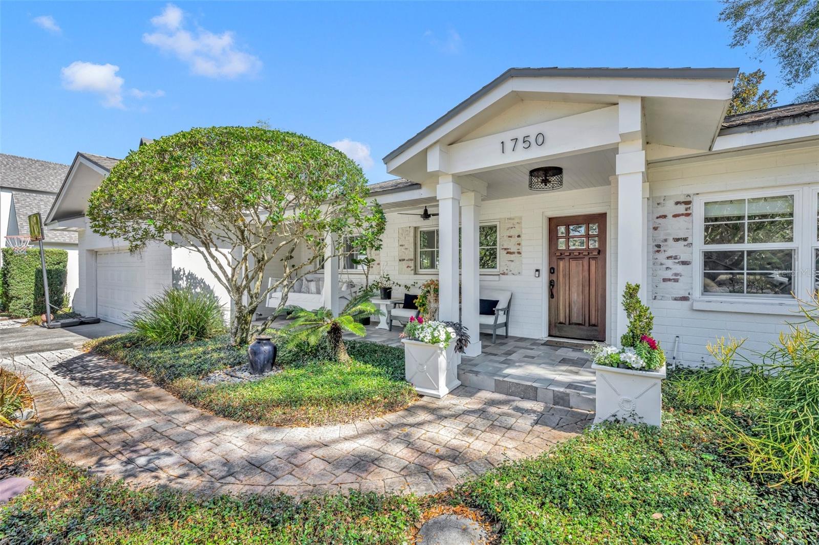 1750 Winchester Dr Property Photo