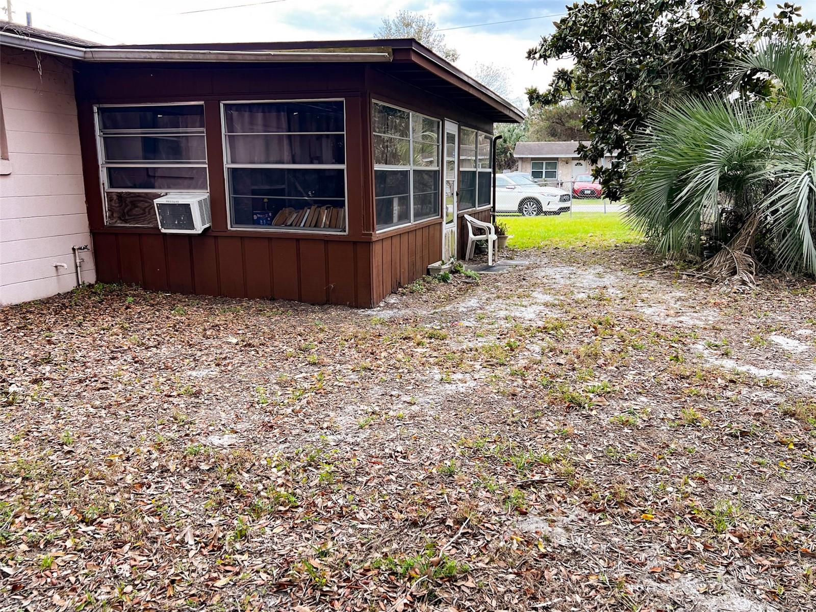 366 Diamond St Property Photo 8
