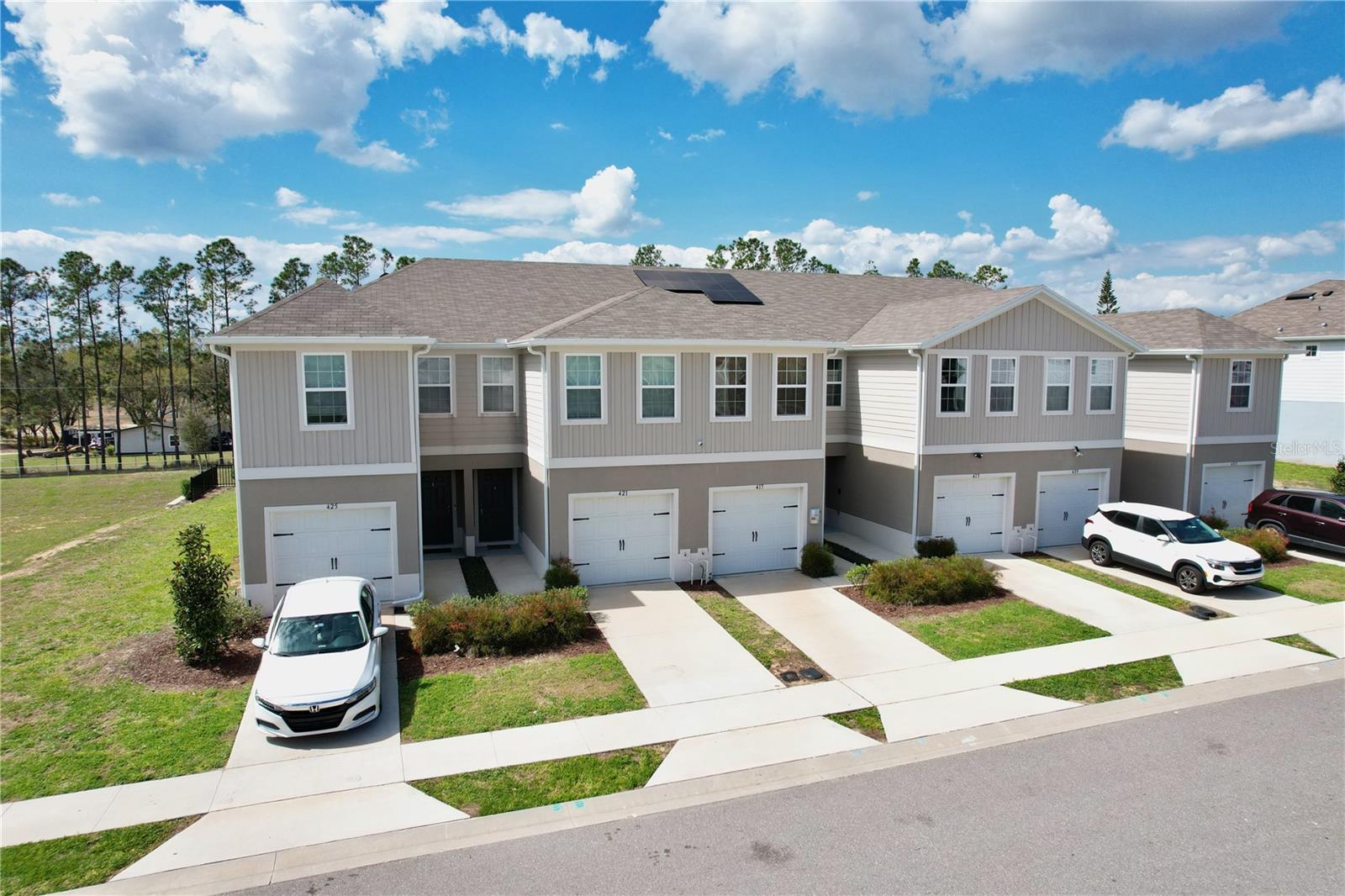 421 Sedgewick Dr Property Photo 2