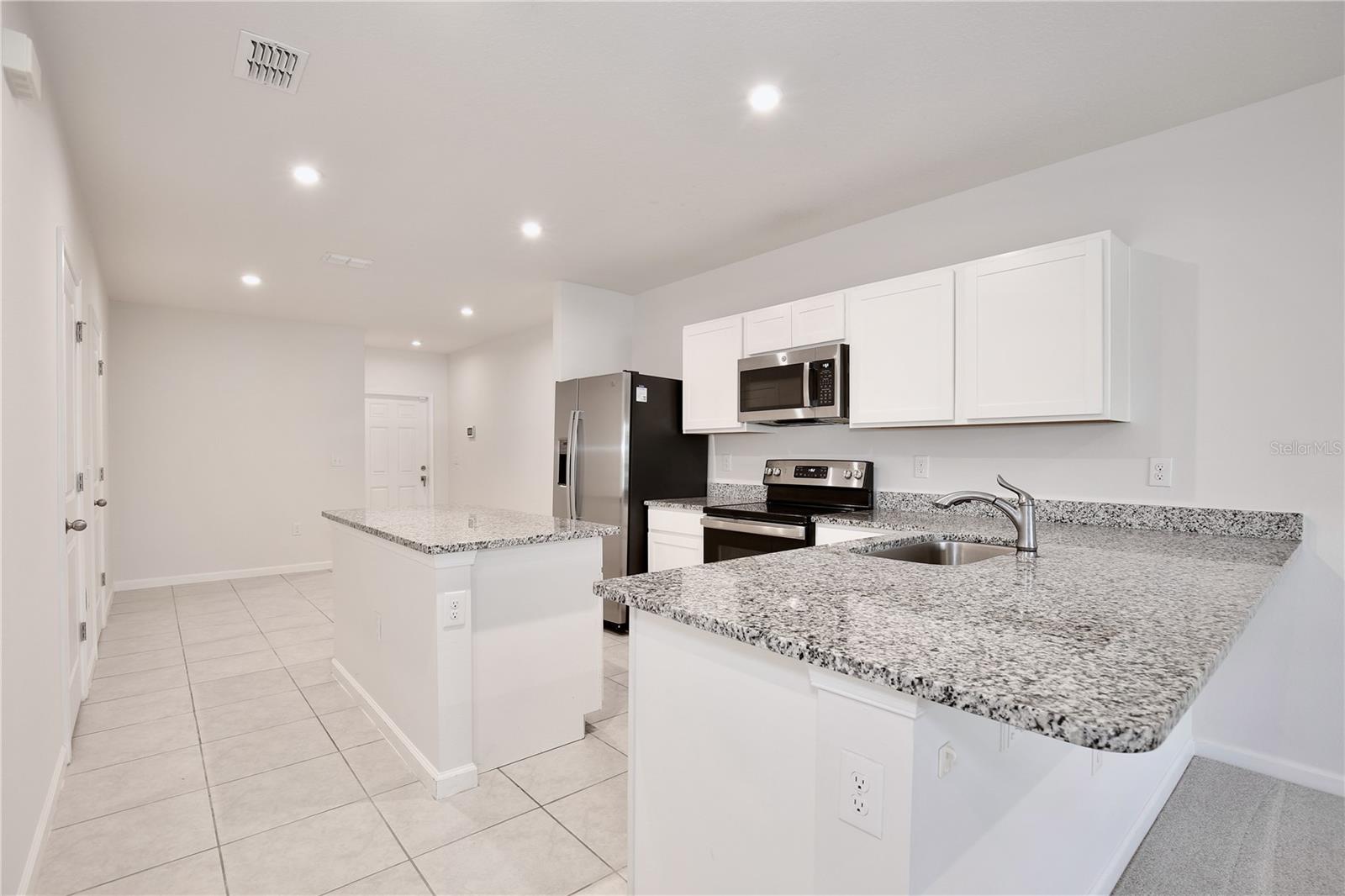 421 Sedgewick Dr Property Photo 9