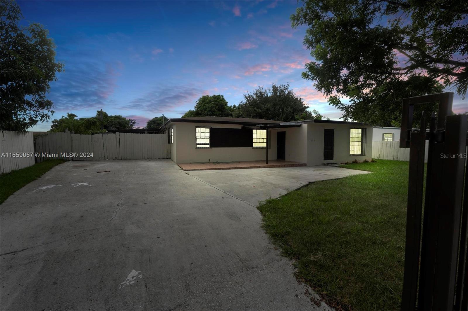 12600 Nw 17th Ave Property Photo