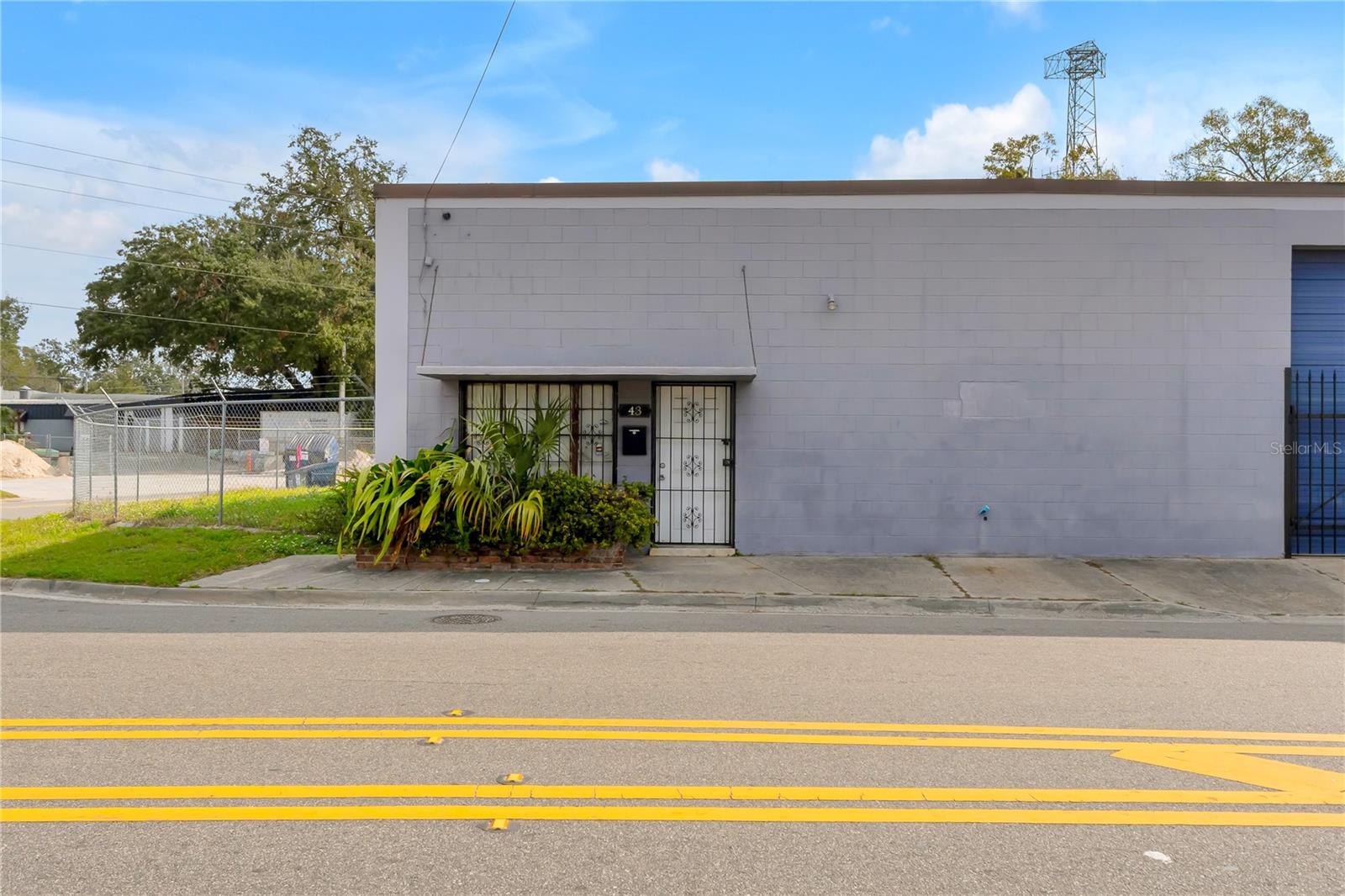 41 N Dollins Ave Property Photo 5