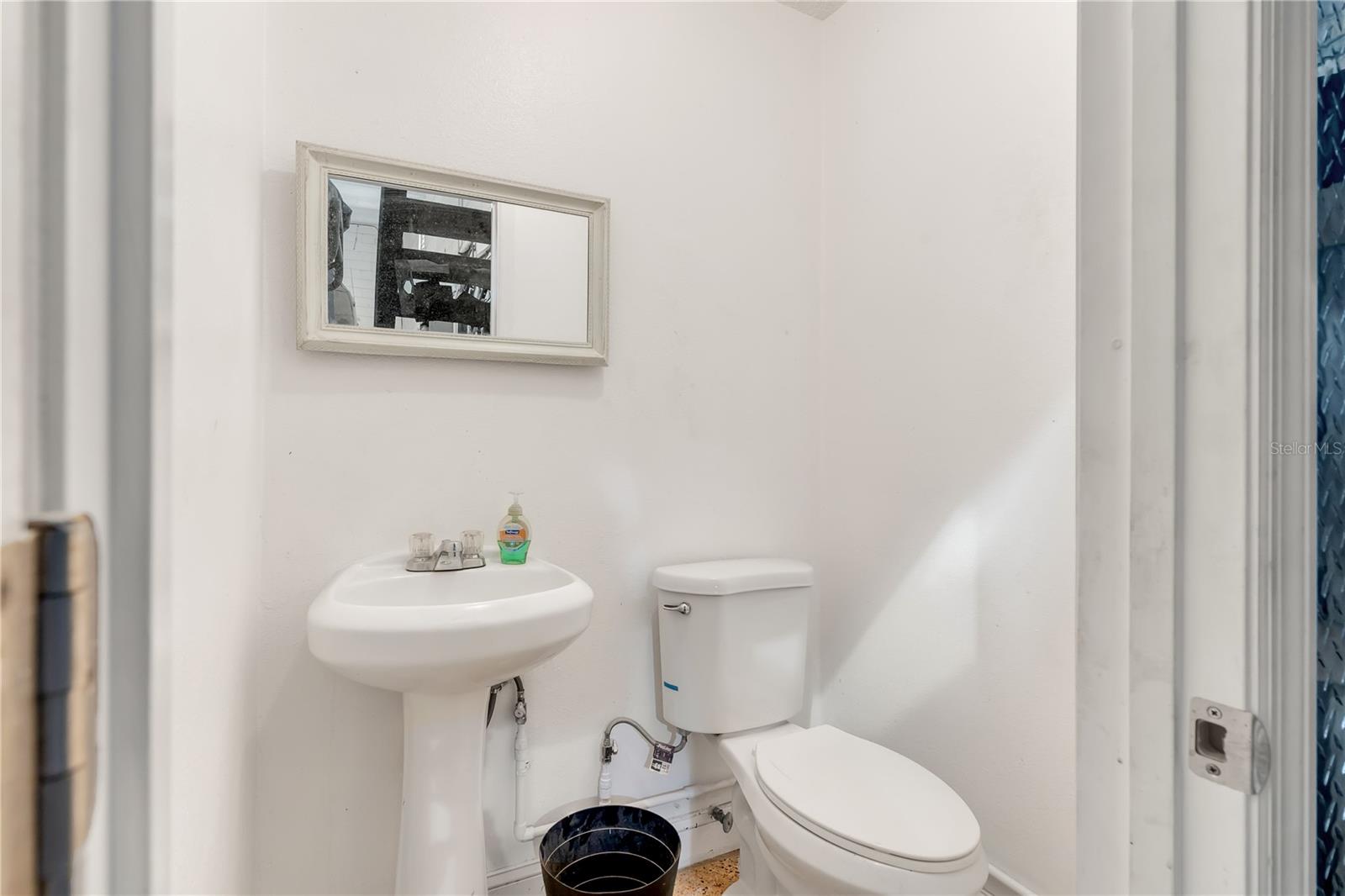 41 N Dollins Ave Property Photo 18