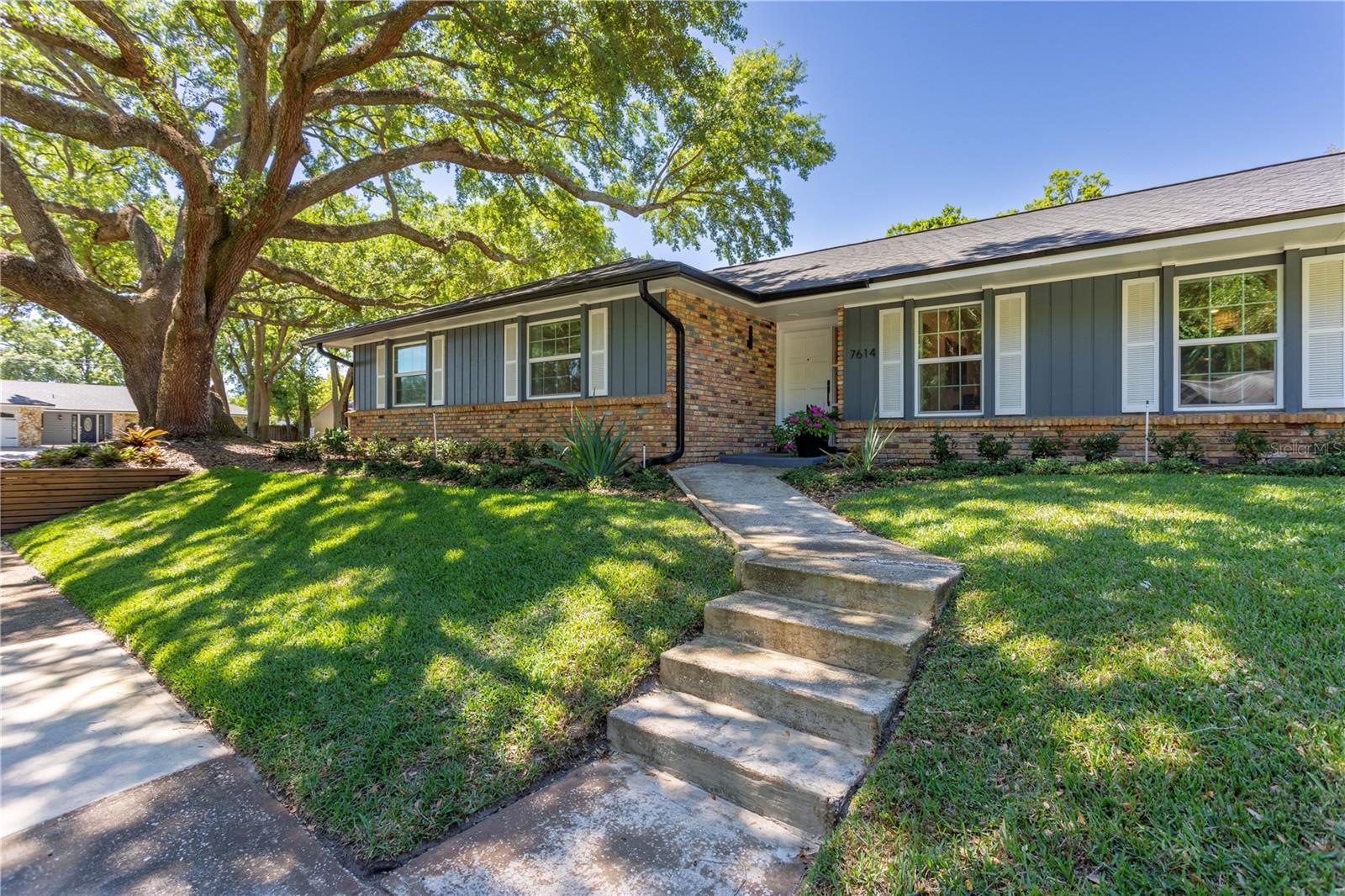 7614 Lake Dr Property Photo