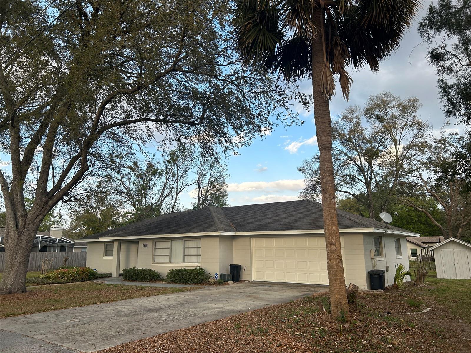 625 Forest Lake Dr Property Photo
