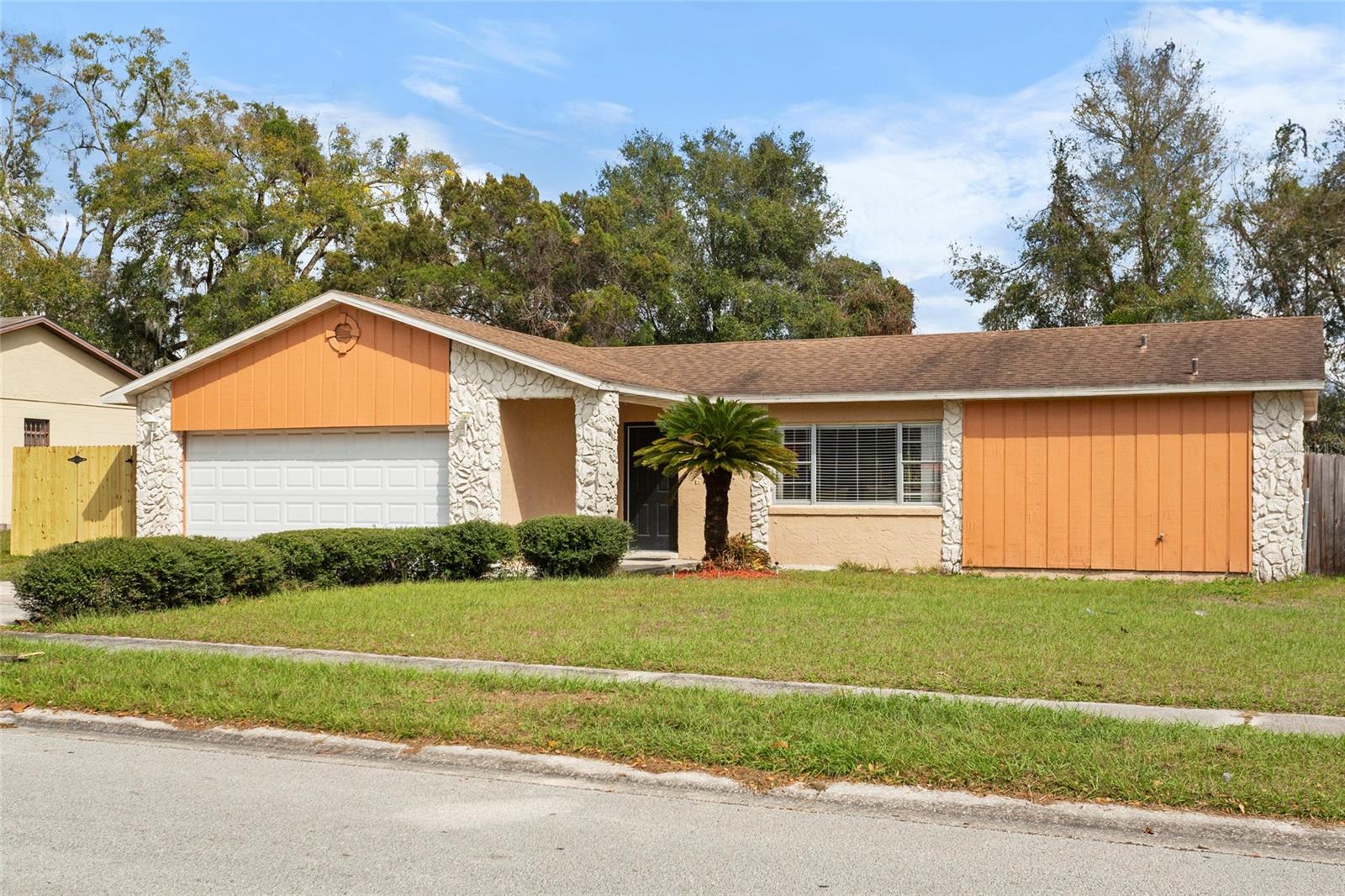 453 Weathersfield Ave Property Photo