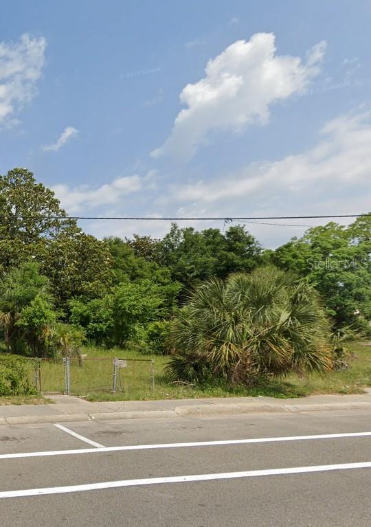 2308 N Davis Hwy Property Photo