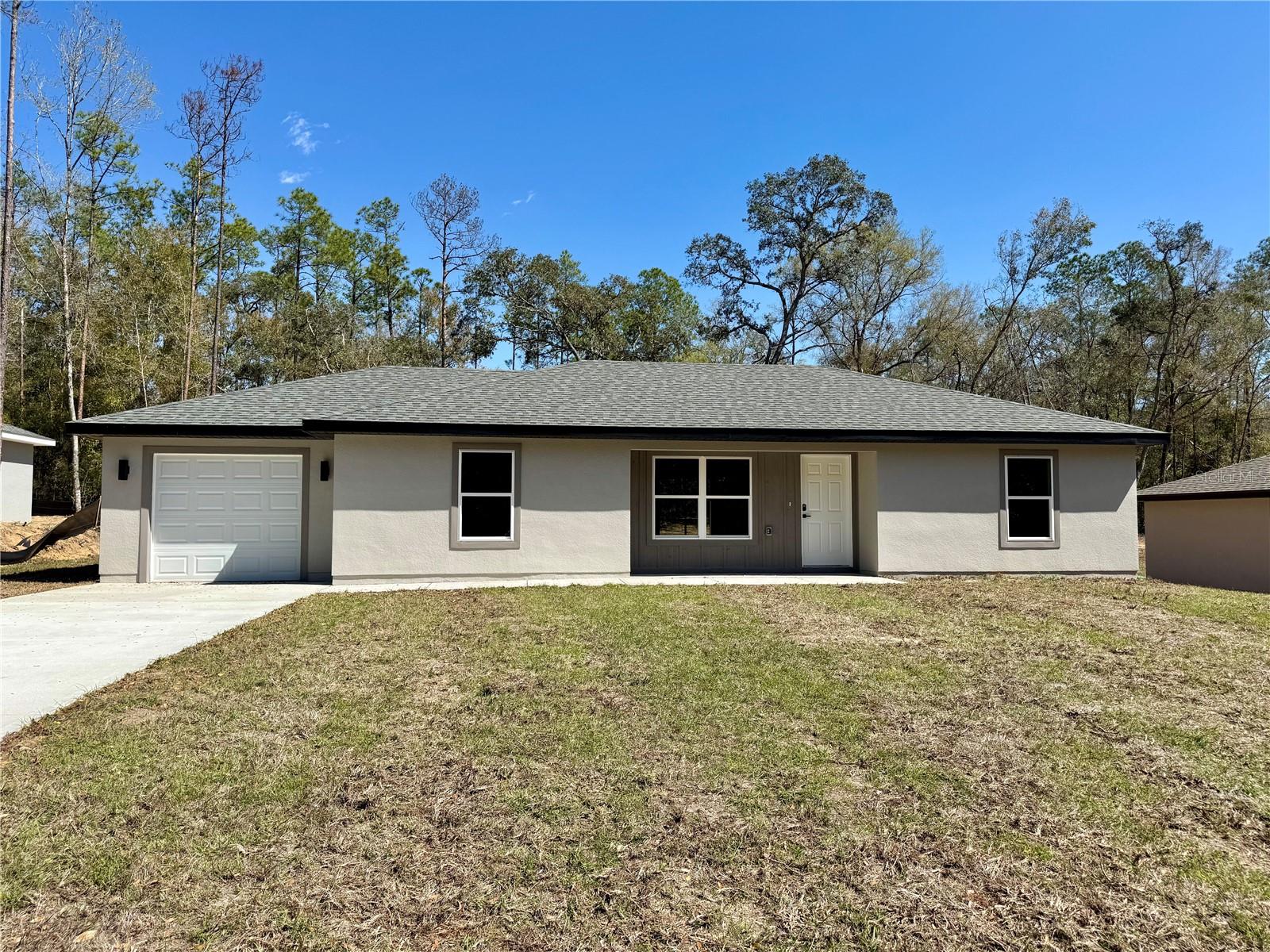 8637 N Stern Way Property Photo