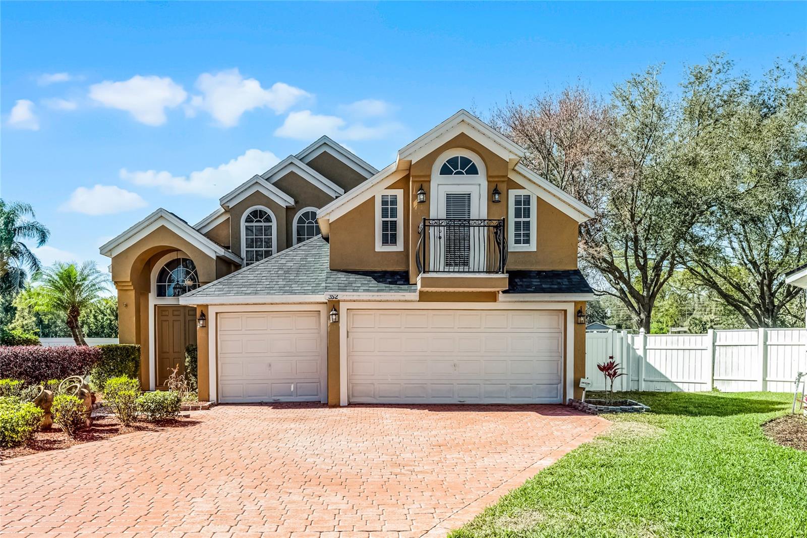352 Misty Oaks Run Property Photo