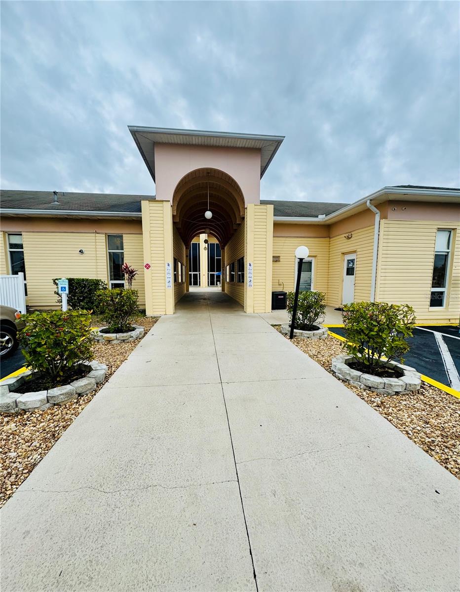 500 Club Cir Property Photo