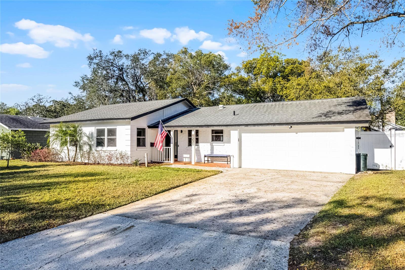 1231 Glastonberry Rd Property Photo