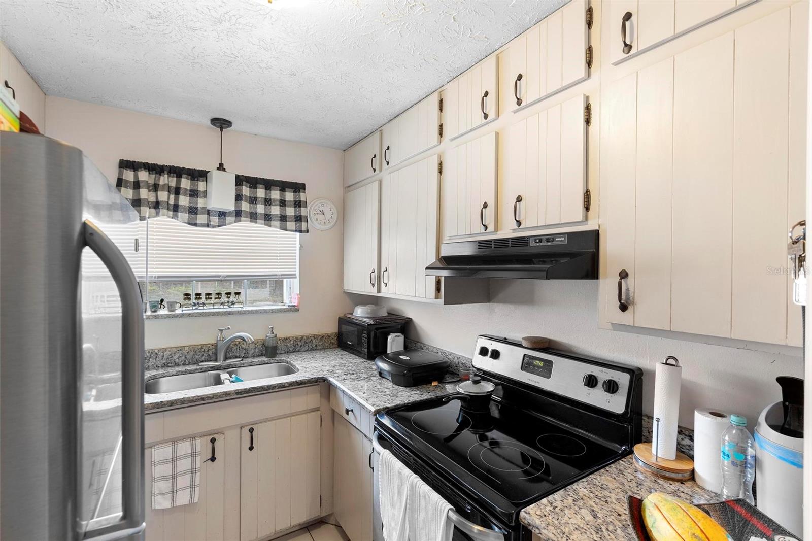 4376 Lake Underhill Rd #c Property Photo 9