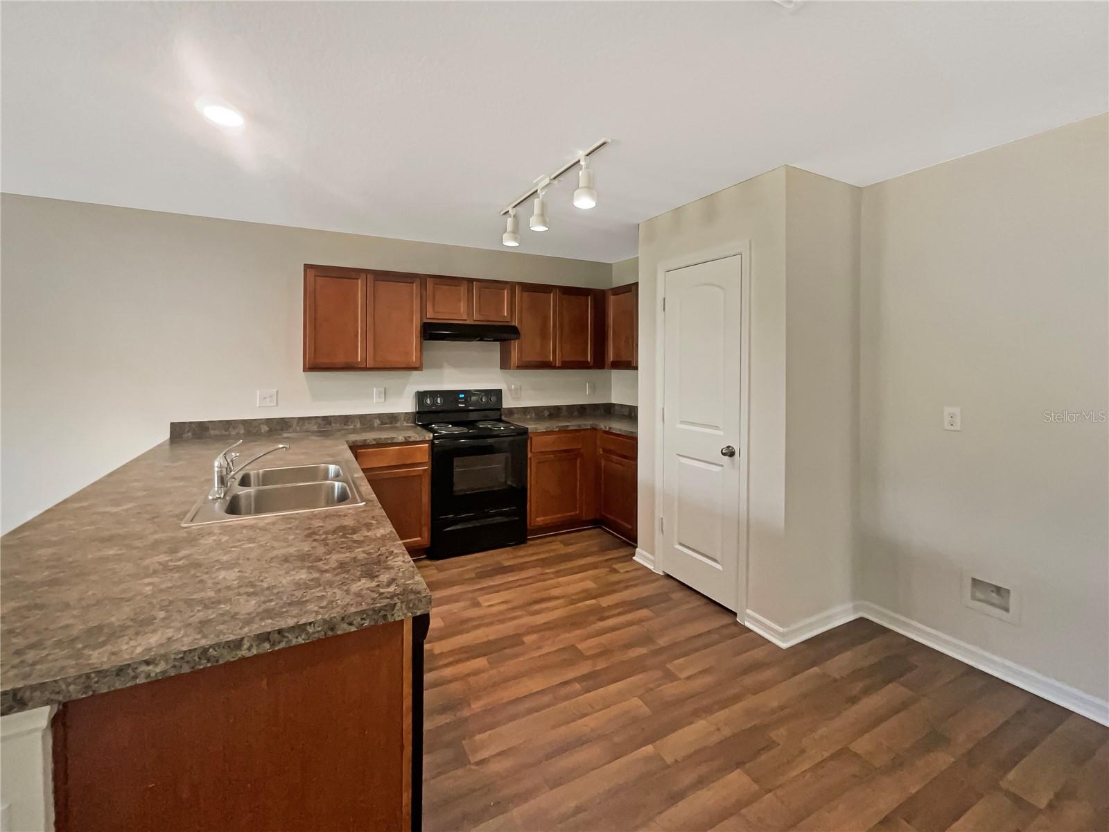 209 Fig Ct Property Photo 12