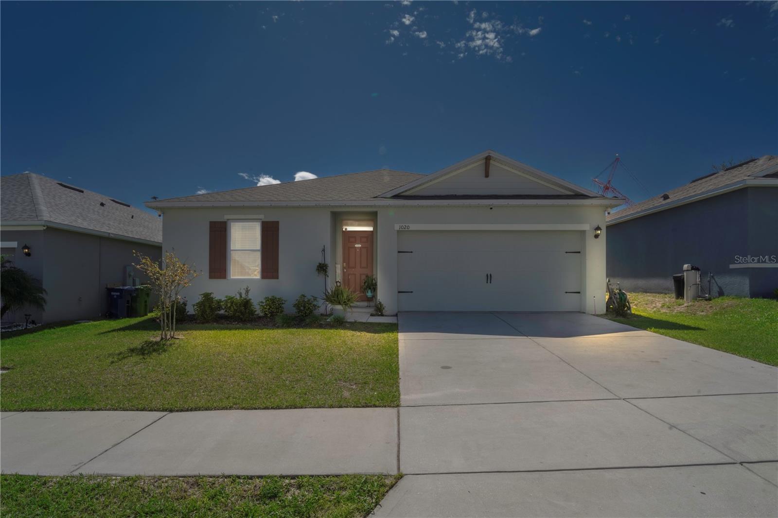 1020 Cambridge Dr Property Photo