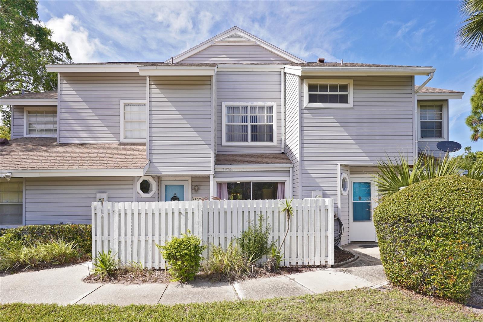 727 Fairway Dr Property Photo