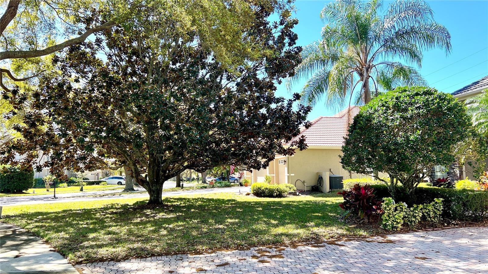 8854 Oak Landings Ct Property Photo 3