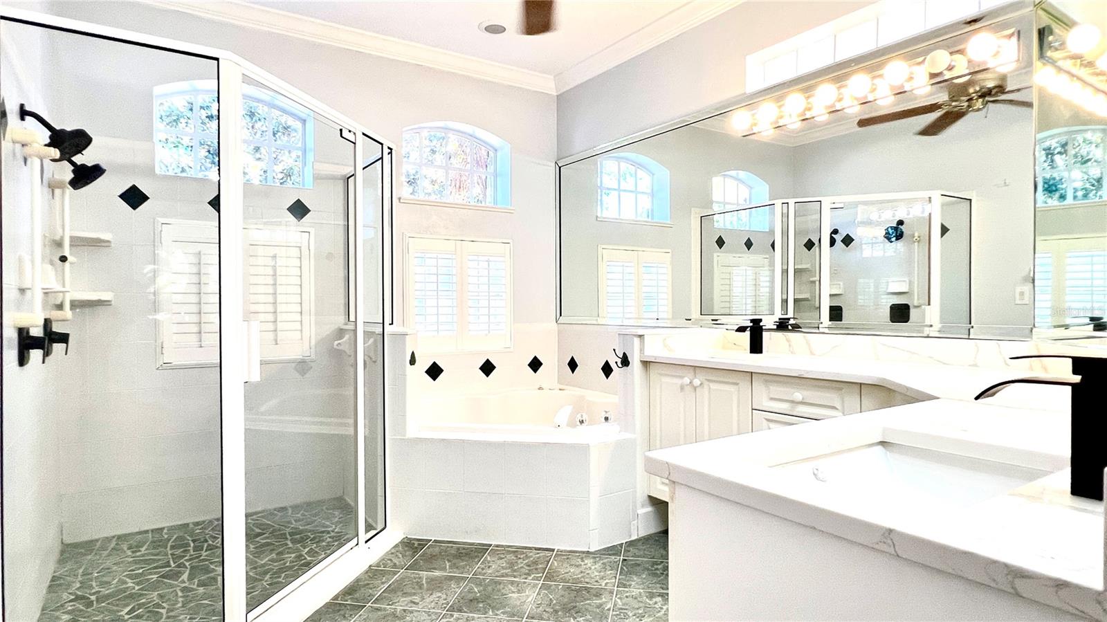 8854 Oak Landings Ct Property Photo 39