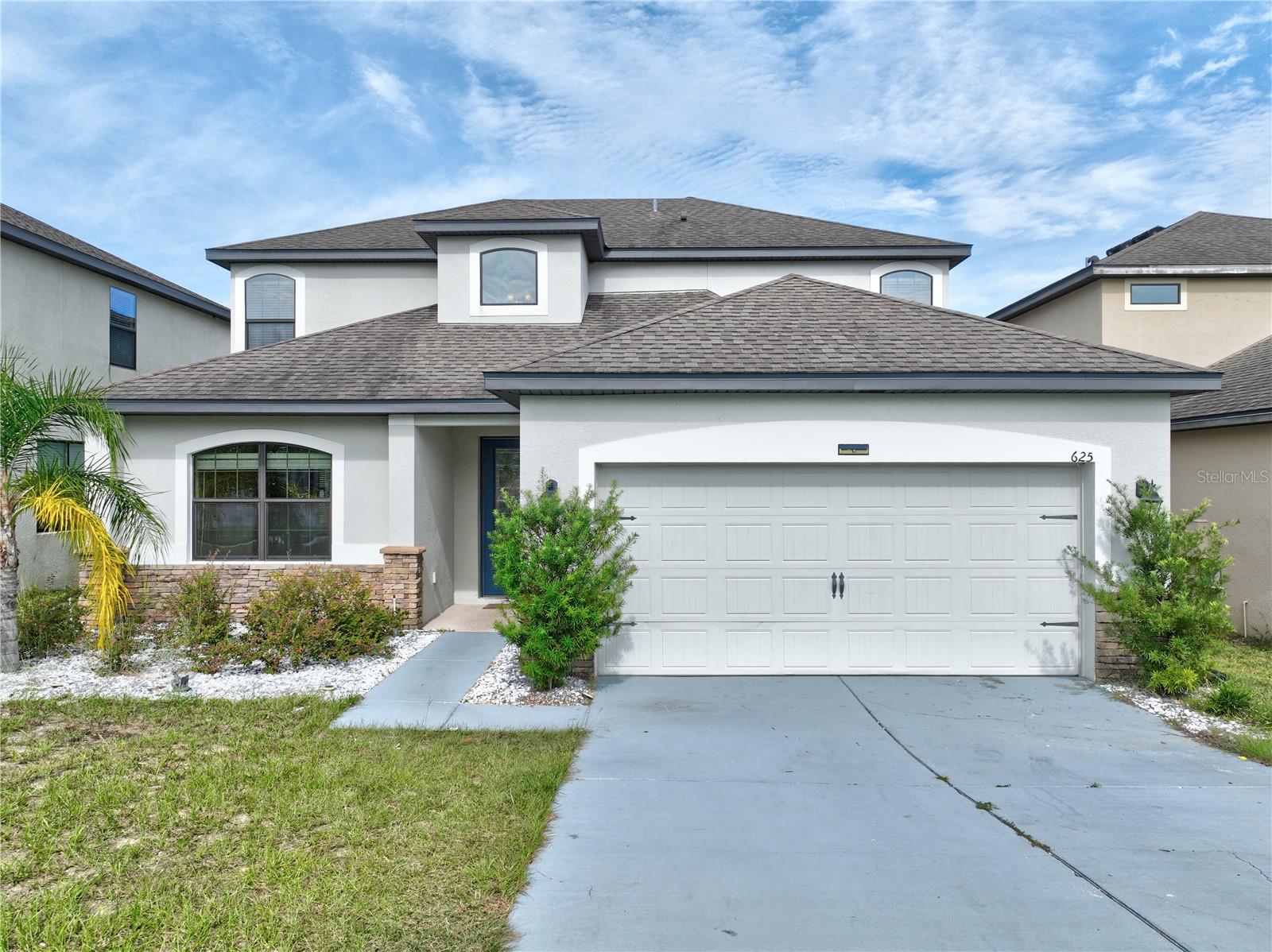 625 Silverthorn Pl Property Photo