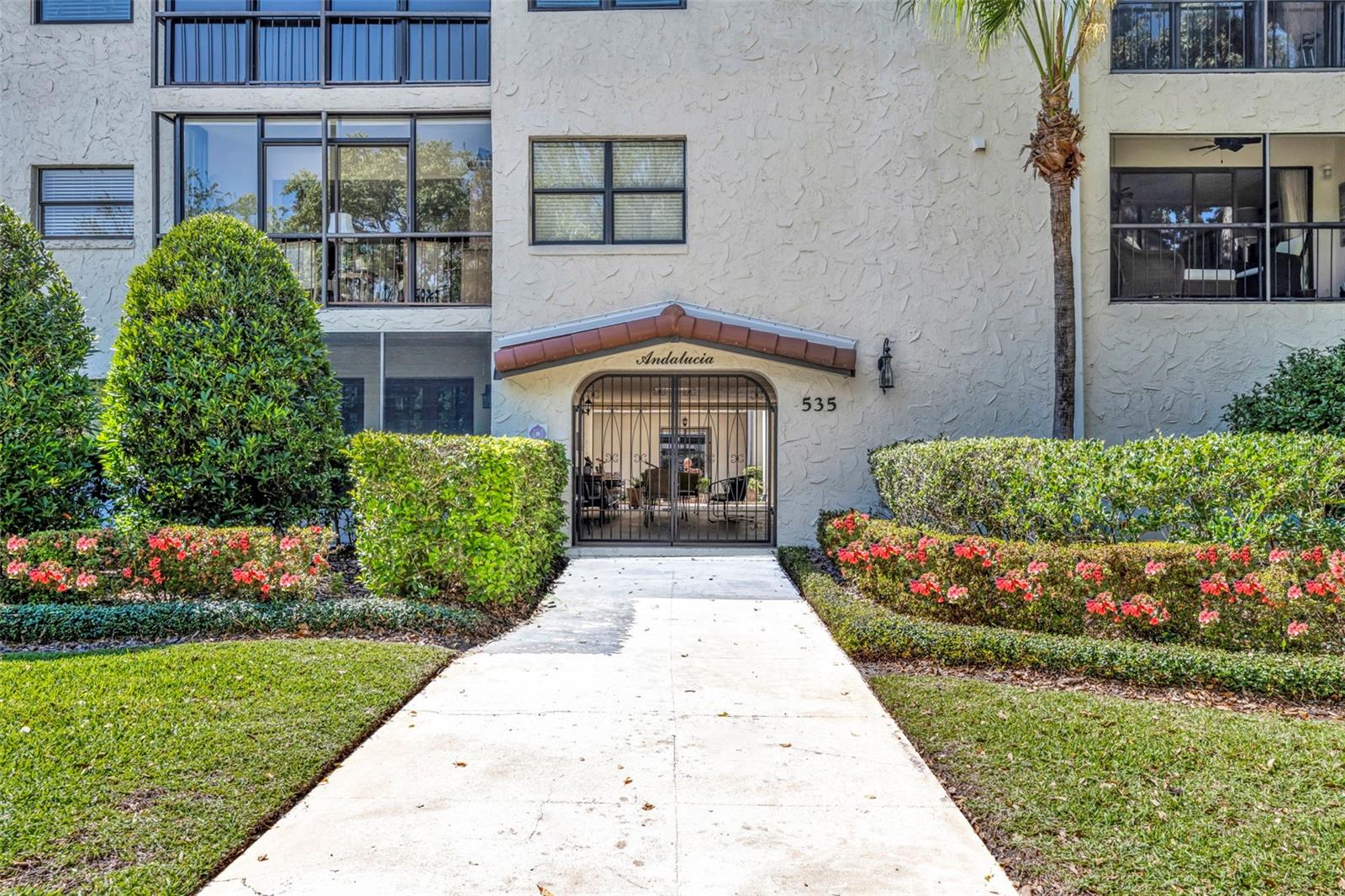 535 N Interlachen Ave #107 Property Photo