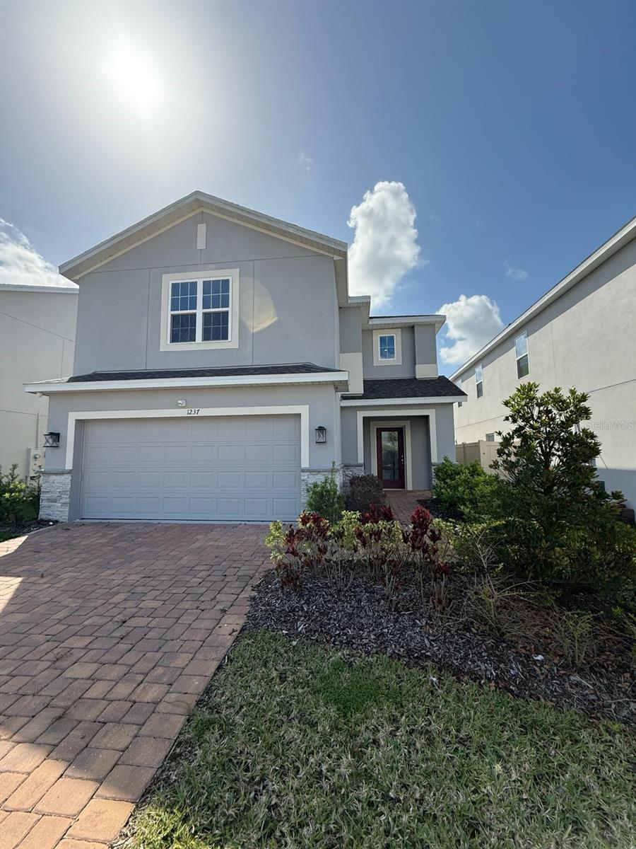 1237 Regal King Dr Property Photo 1