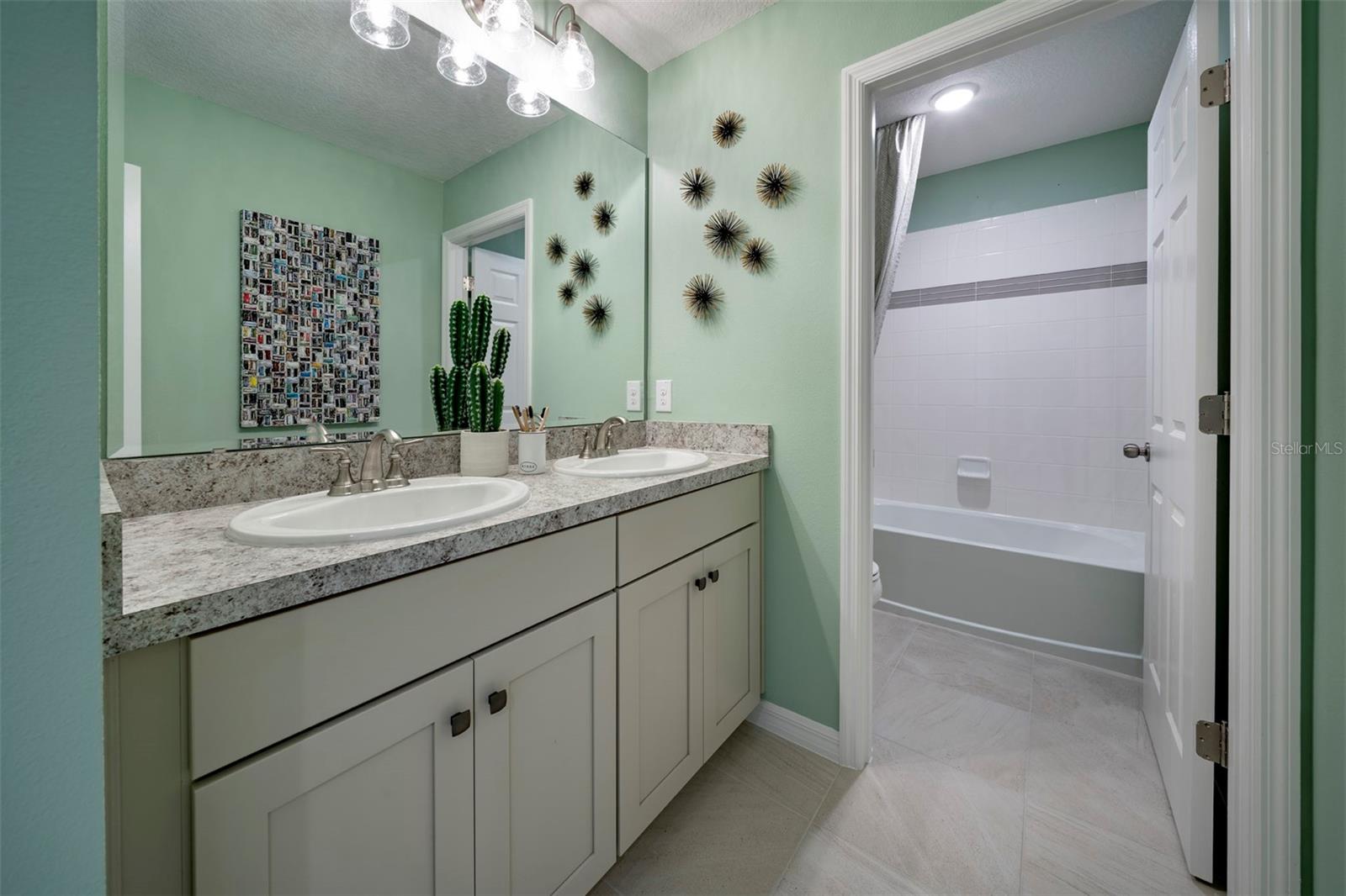 1237 Regal King Dr Property Photo 33
