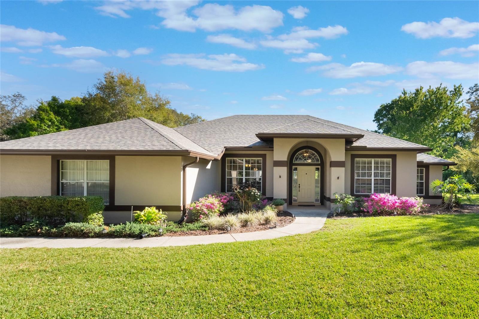 17220 Countrybrook Ln Property Photo
