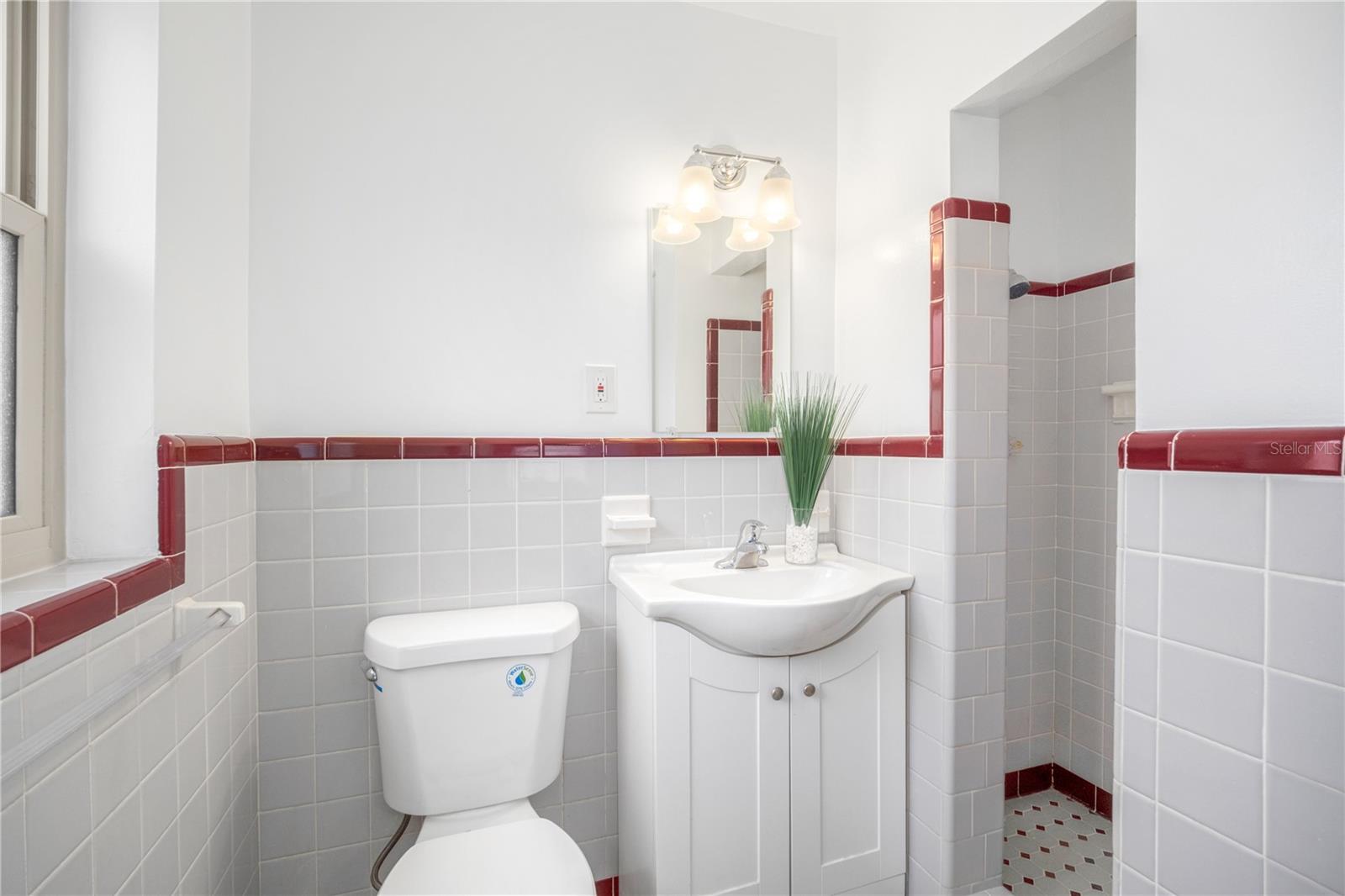 636 N Rio Grande Ave Property Photo 10