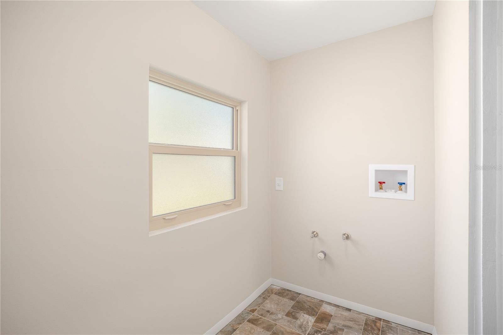 636 N Rio Grande Ave Property Photo 22