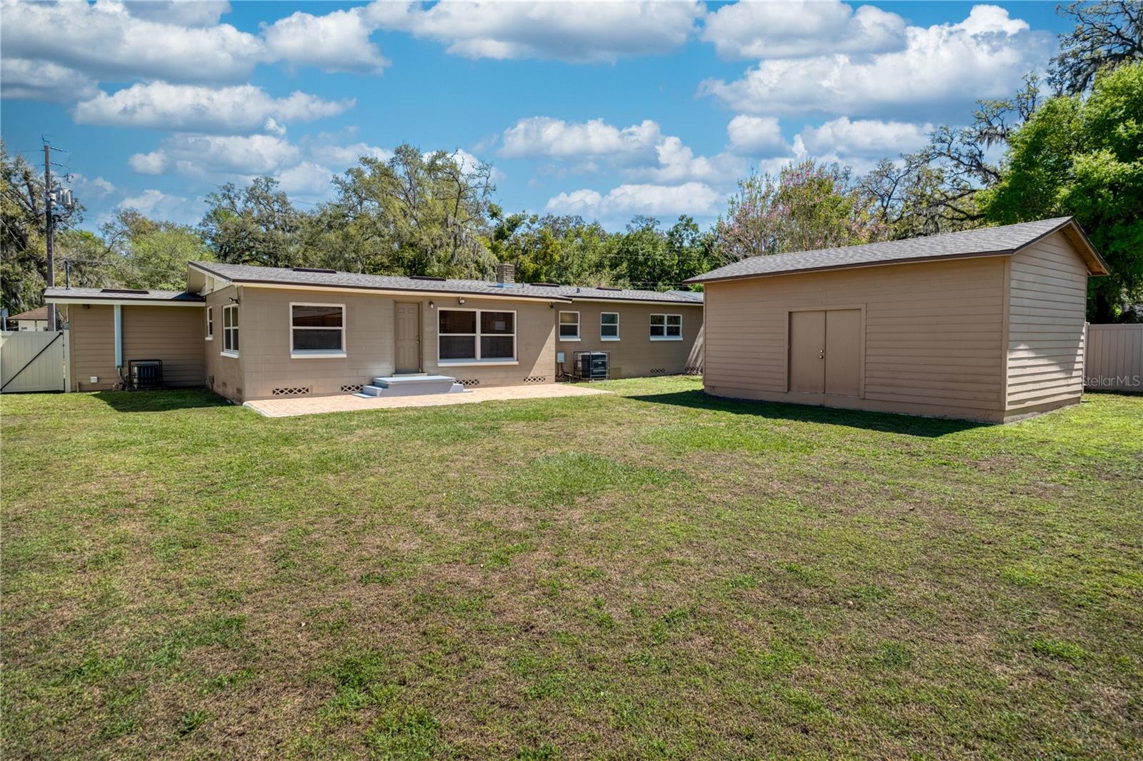 636 N Rio Grande Ave Property Photo 23