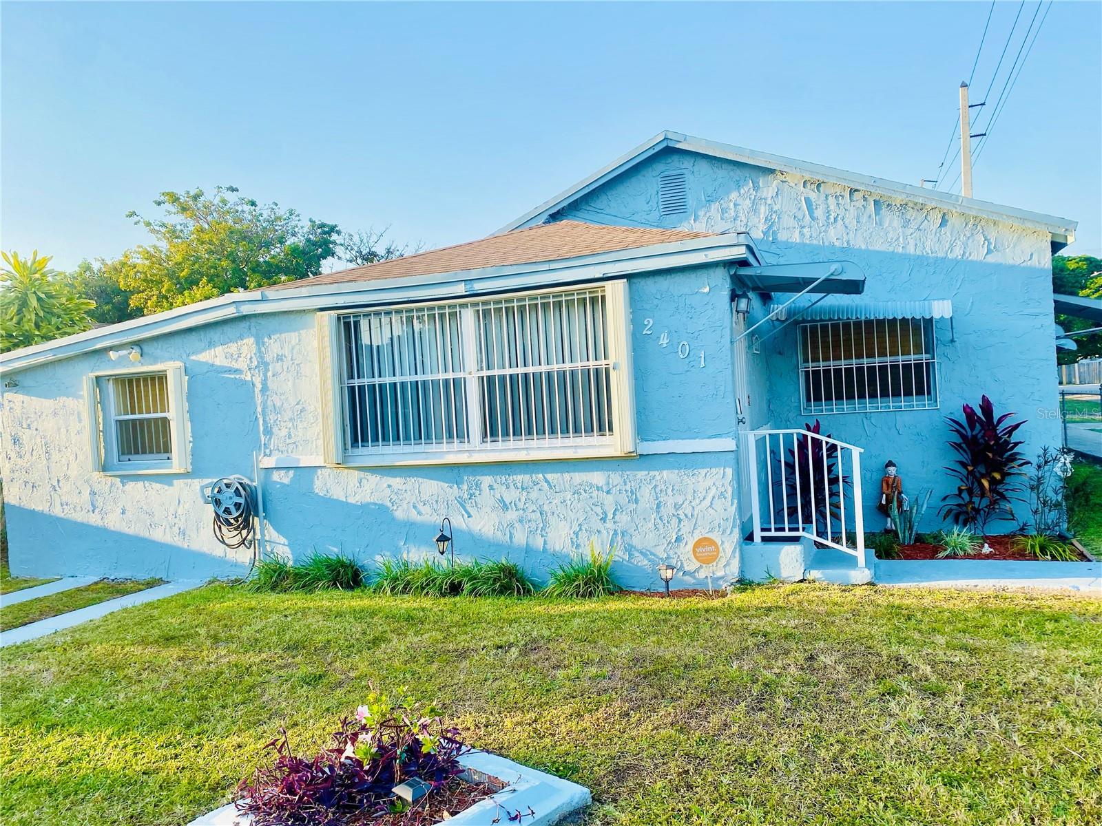 2401 Nw 56th St Property Photo