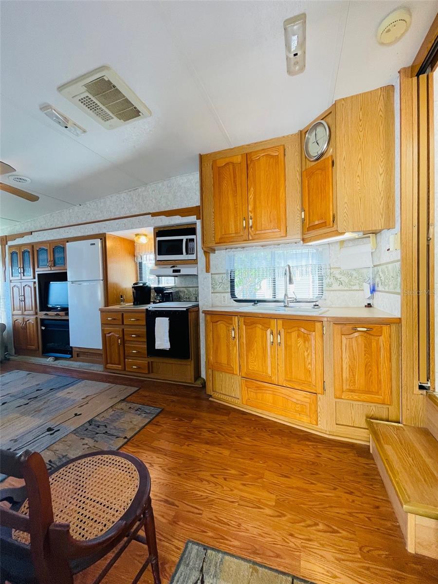 86 Eagle Pt S Property Photo 11