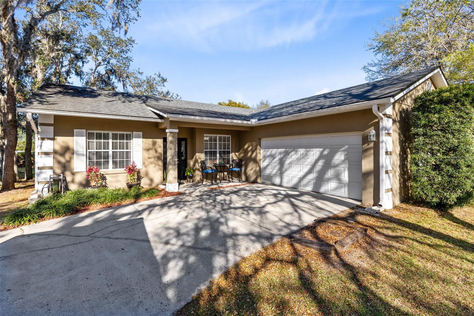 2940 Moore Dr Property Photo