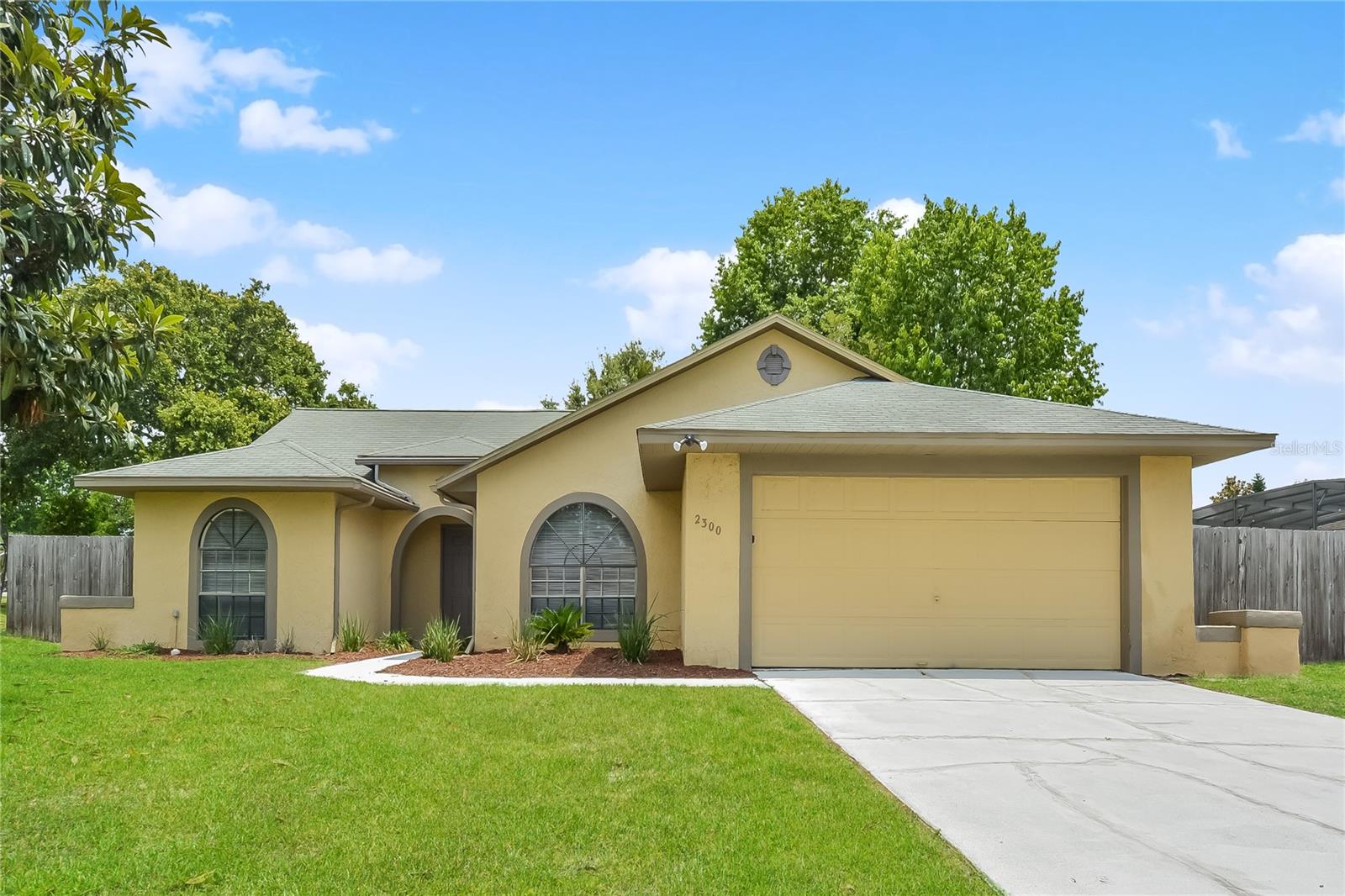 2300 Timbercrest Dr Property Photo