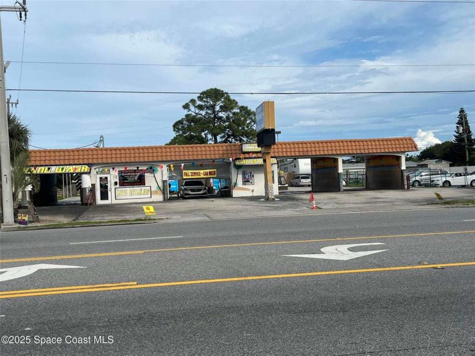 226 S Courtenay Pkwy Property Photo