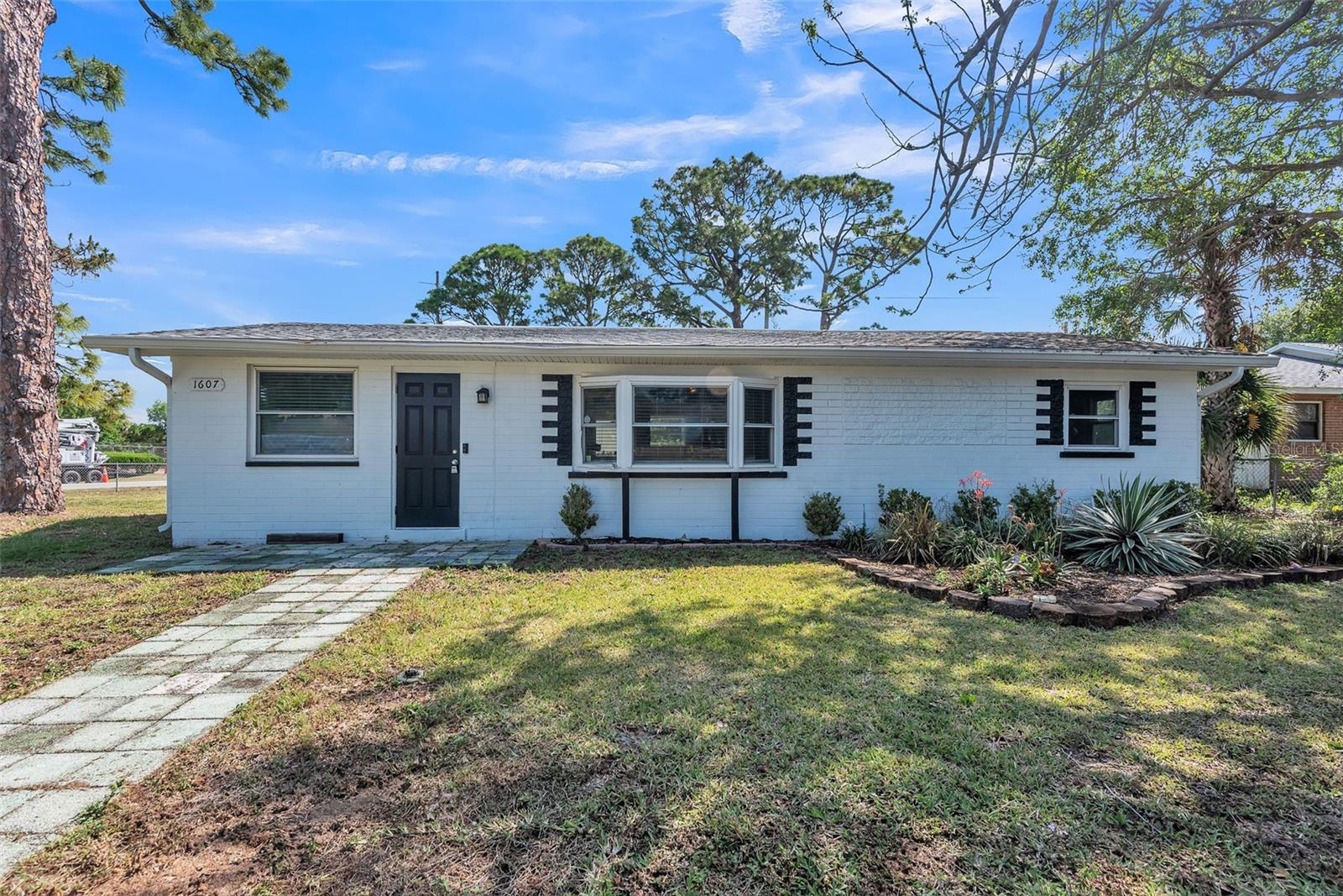 1607 India Palm Dr Property Photo