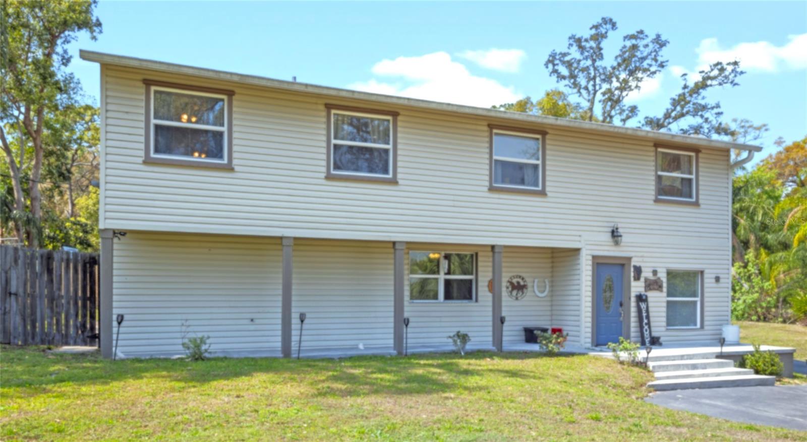 500 Forest Lake Dr Property Photo