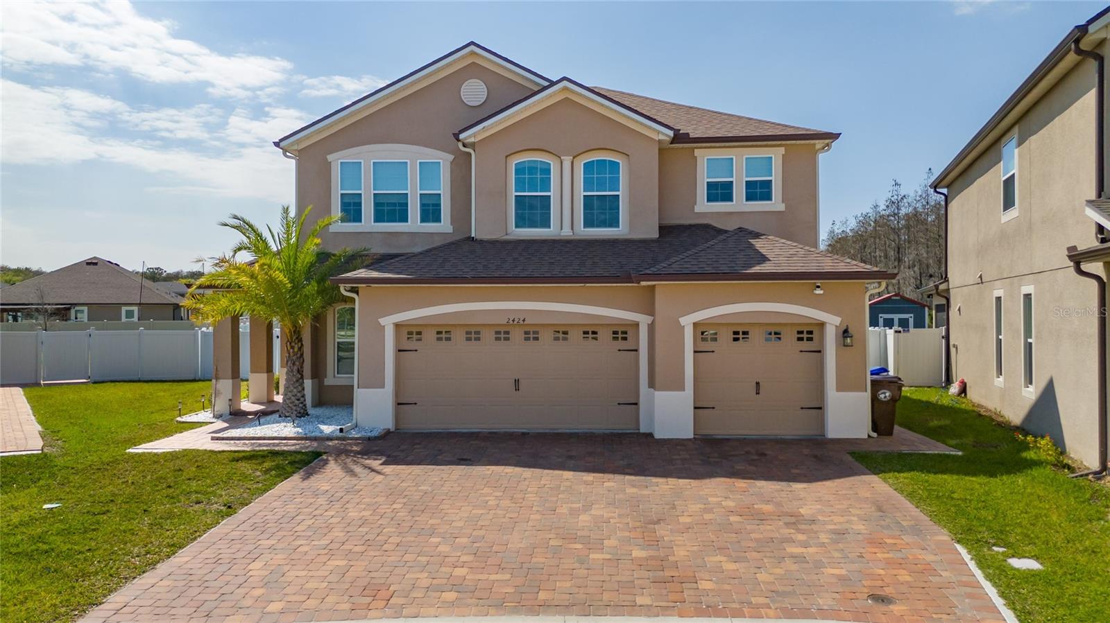 2424 VARENNA LOOP