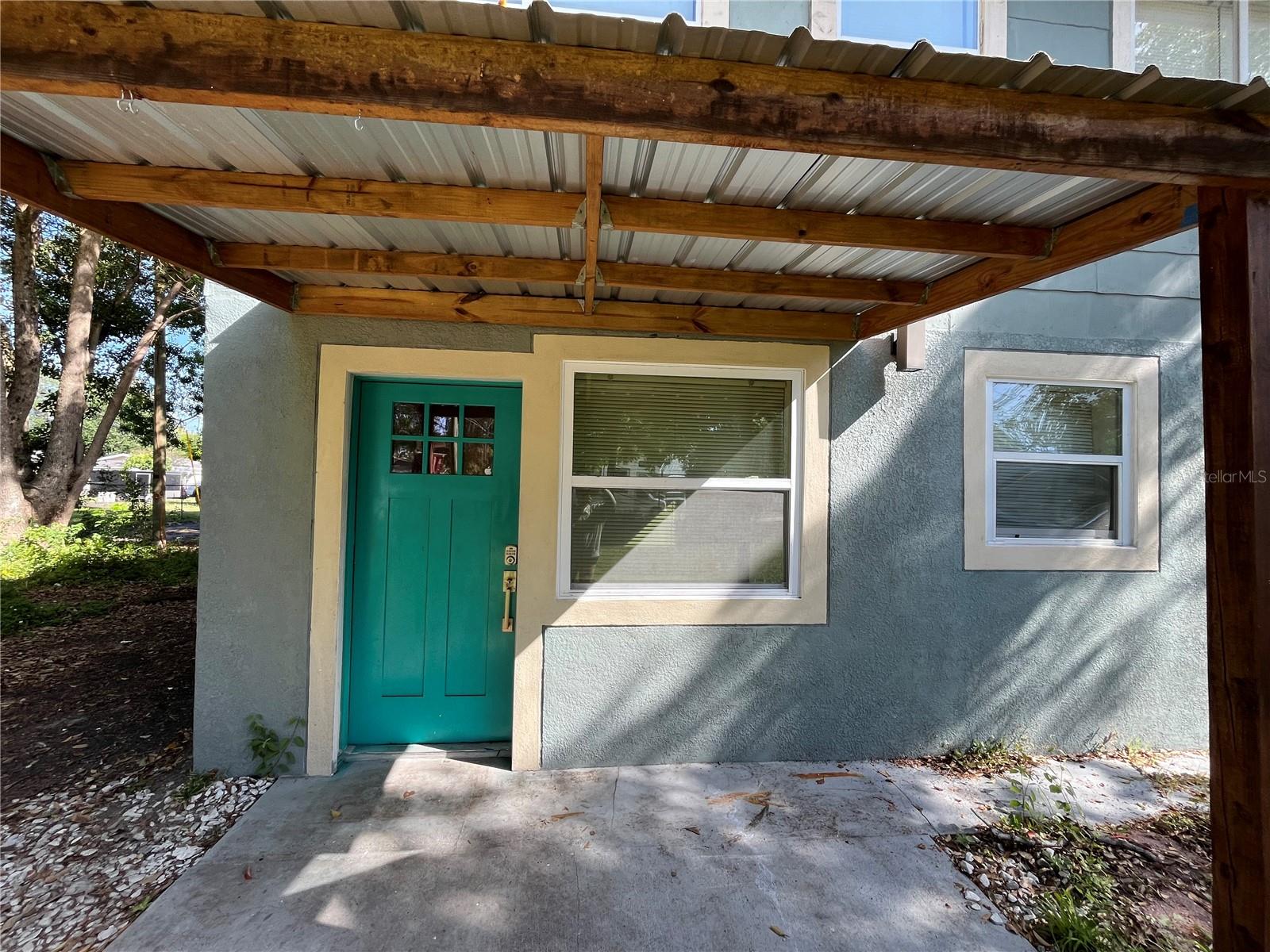810 8th St Property Photo 5