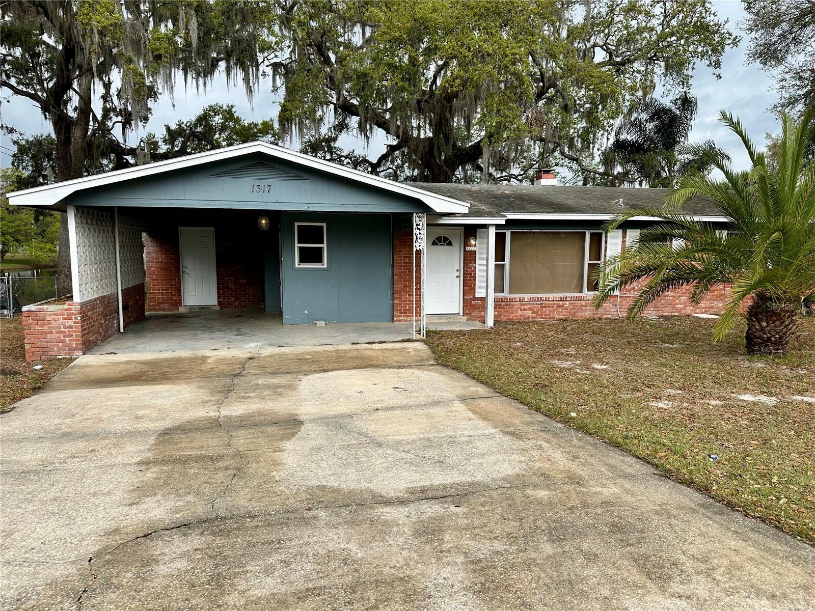 1317 Cambridge Dr Property Photo