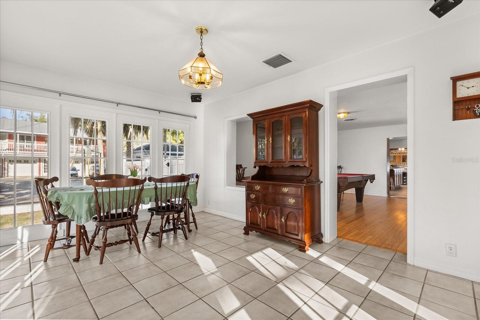 1303 E Central Blvd Property Photo 10