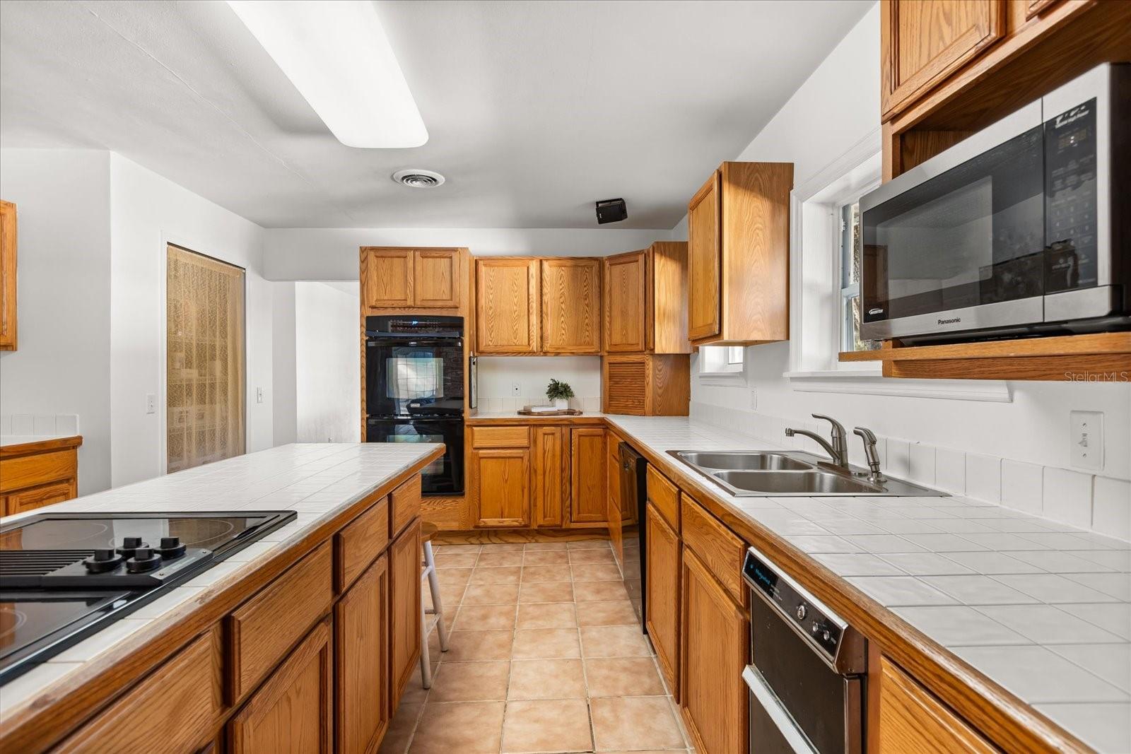 1303 E Central Blvd Property Photo 12