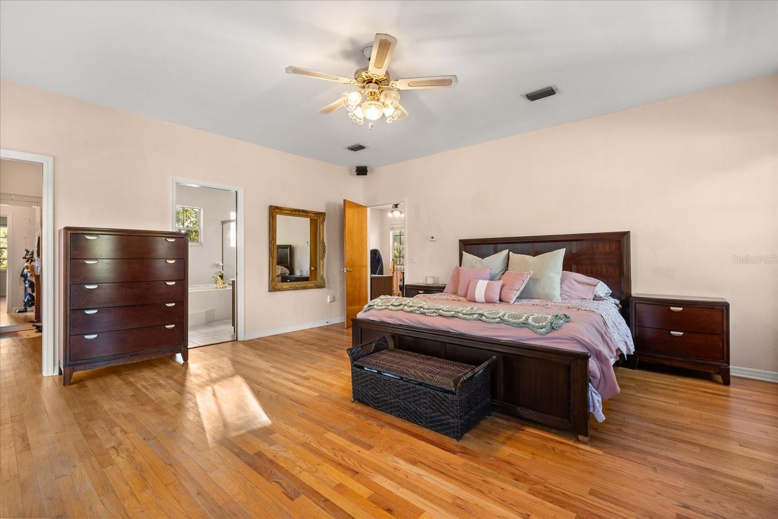 1303 E Central Blvd Property Photo 14