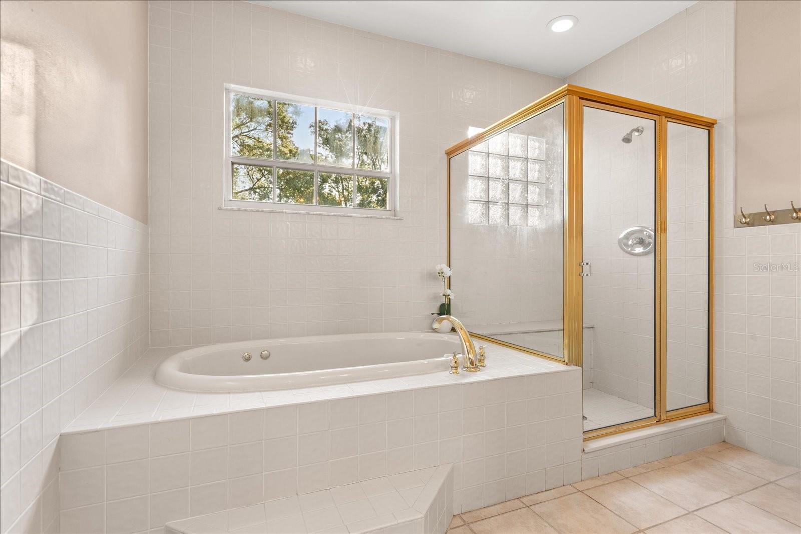 1303 E Central Blvd Property Photo 15