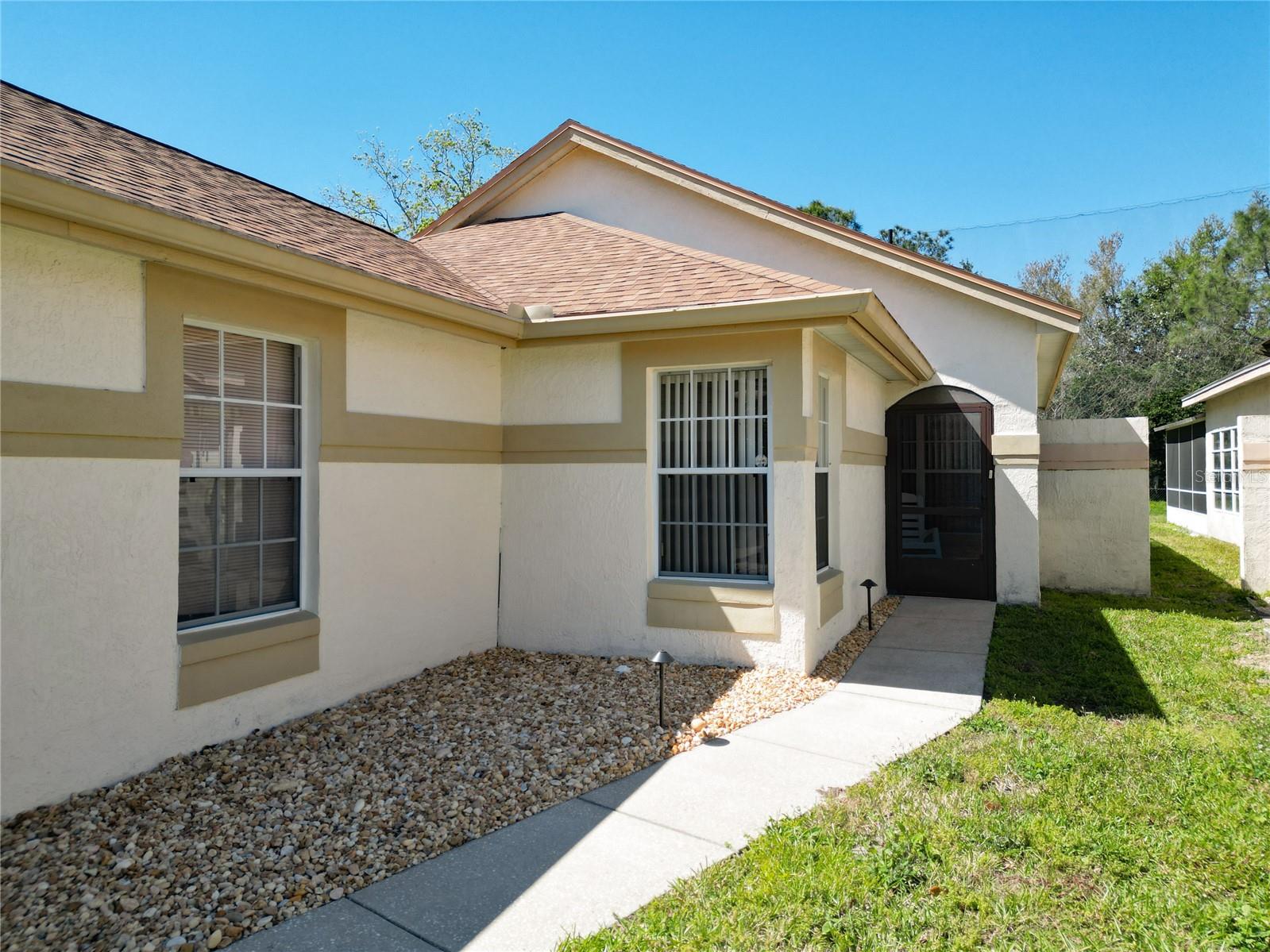 11624 Peach Grove Ln Property Photo 2