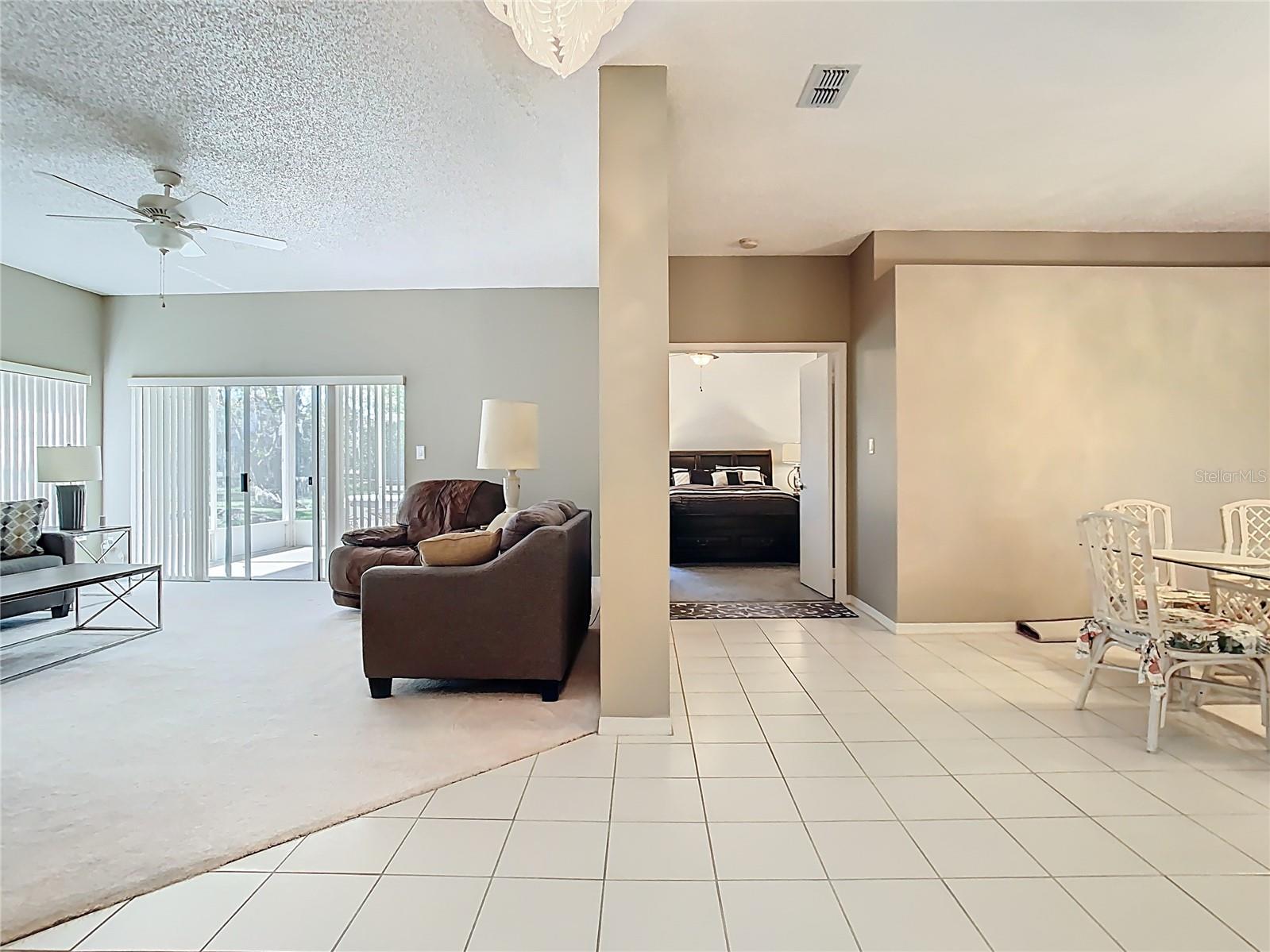 11624 Peach Grove Ln Property Photo 4
