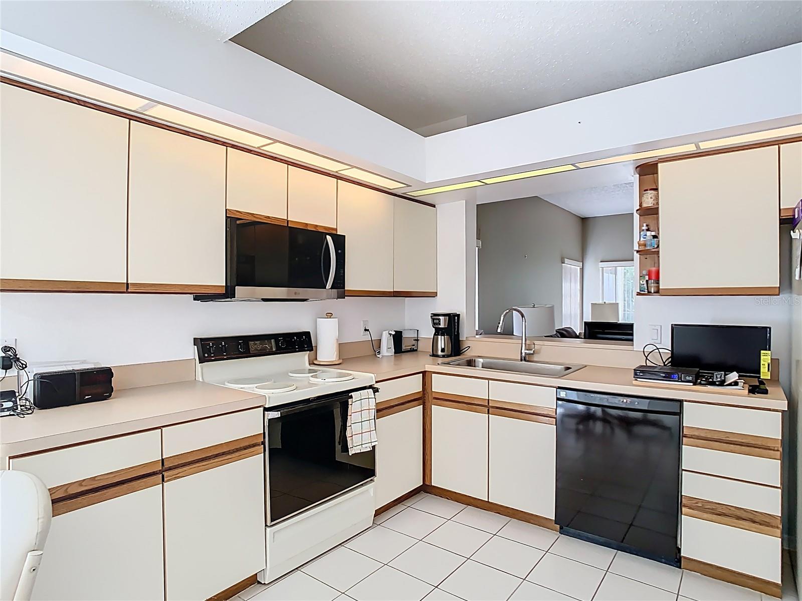 11624 Peach Grove Ln Property Photo 18