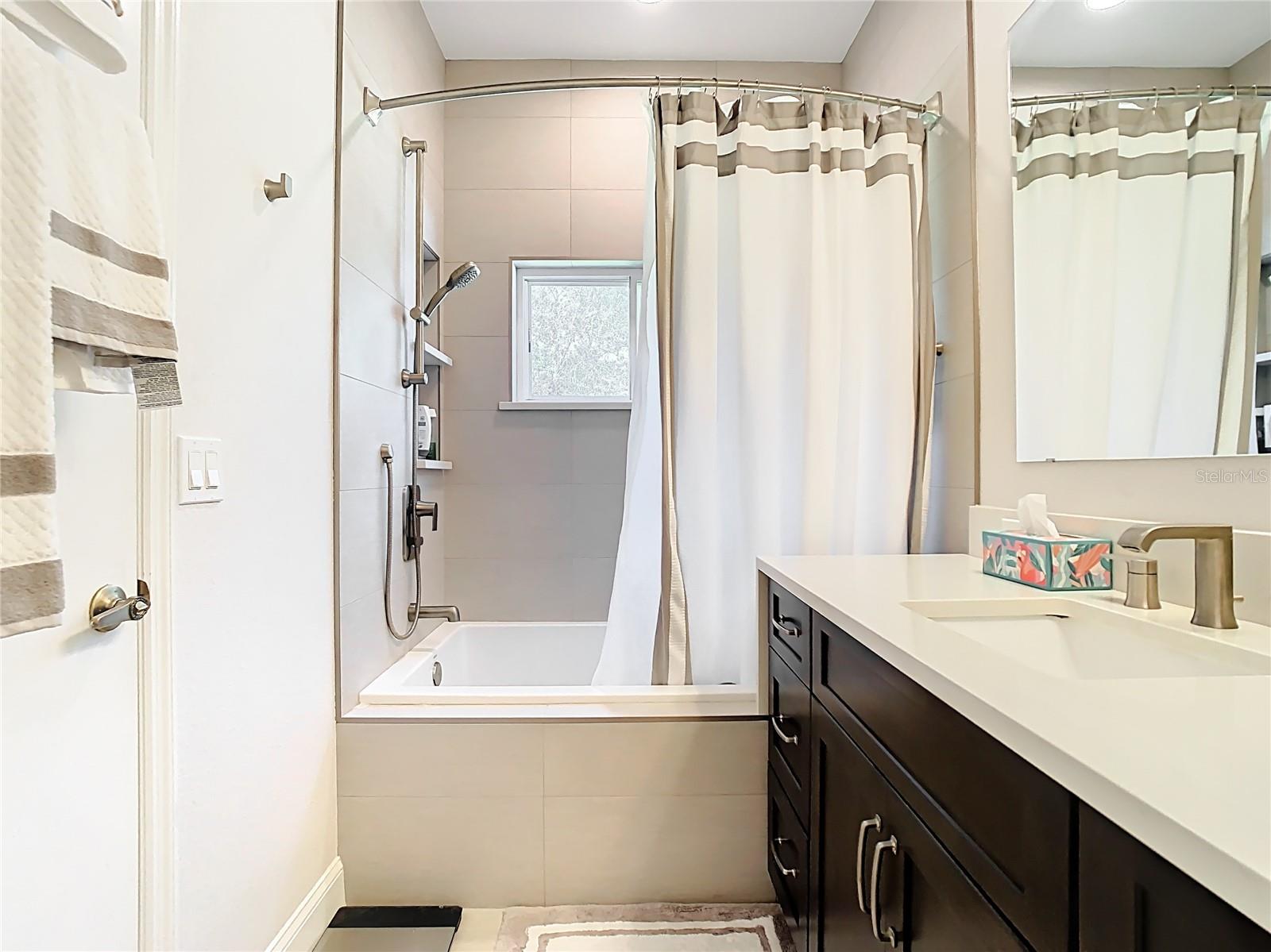 11624 Peach Grove Ln Property Photo 29